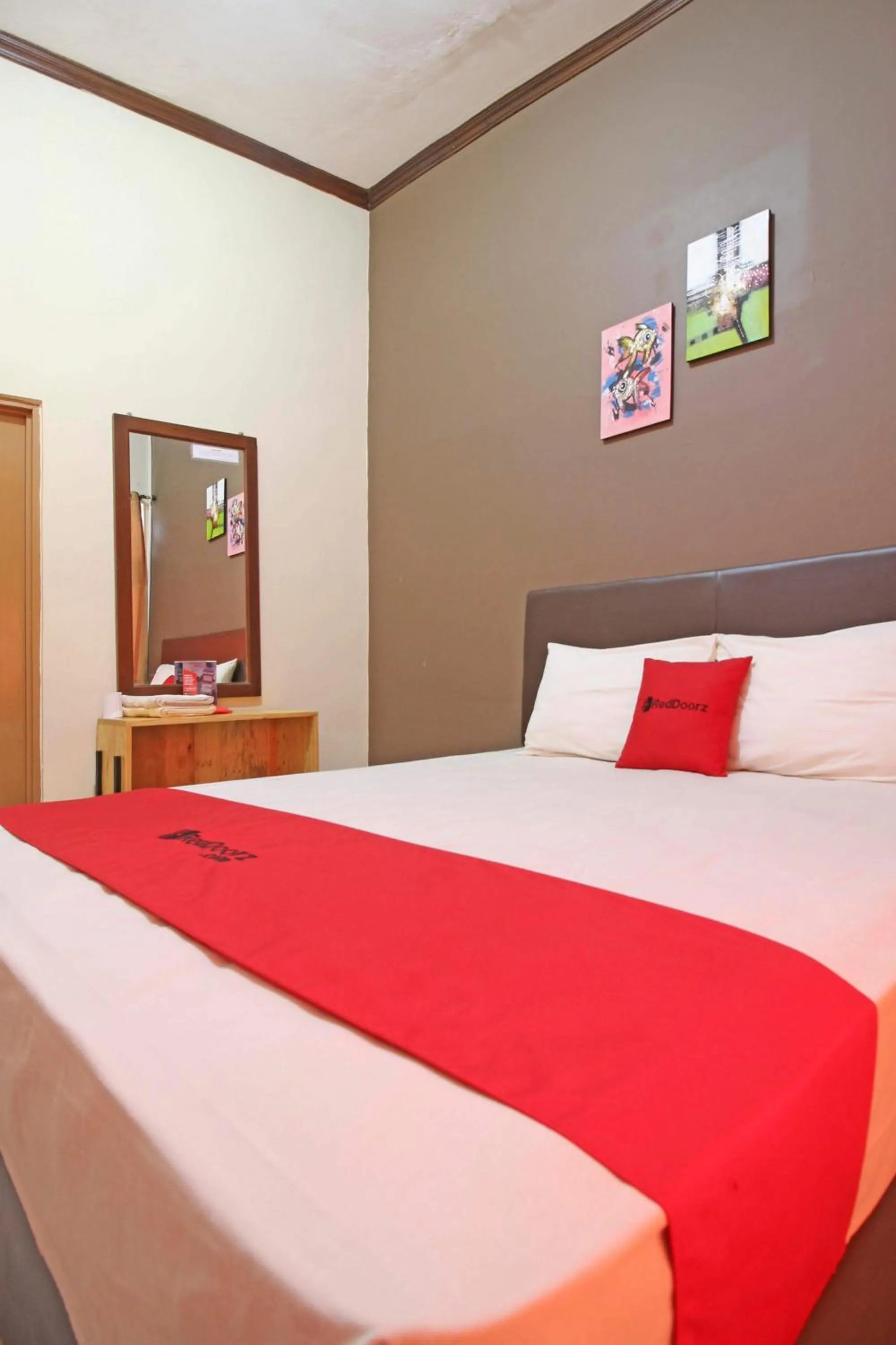 Bed in RedDoorz near Pojok Beteng Prawirotaman