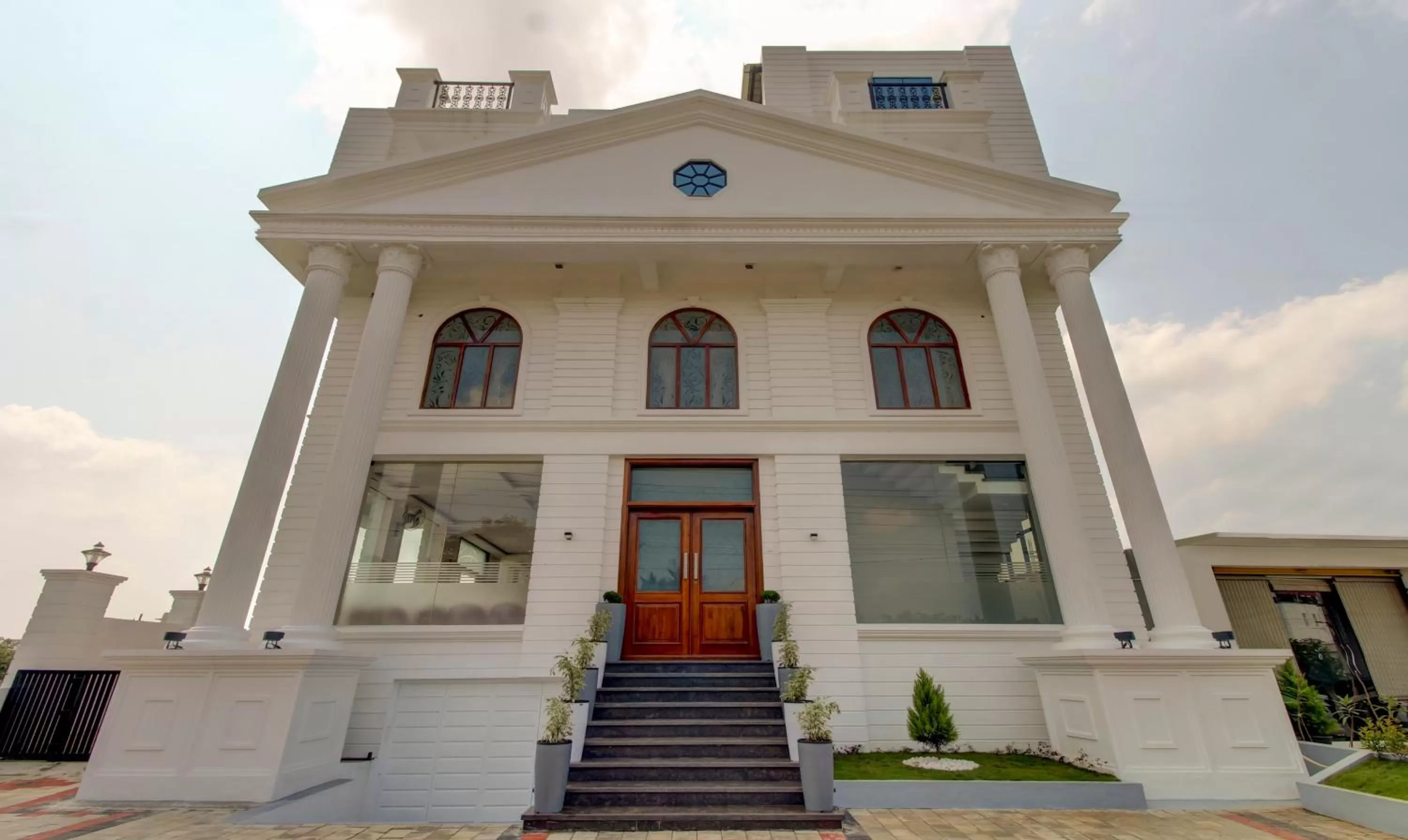 Facade/entrance in Treebo The Meridian