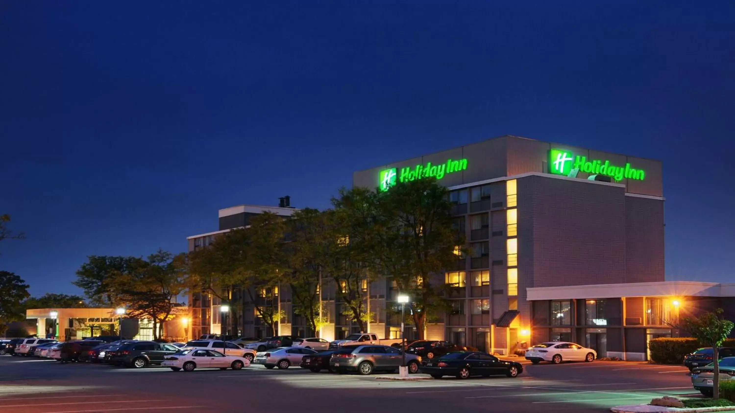 Property Building in Holiday Inn Burlington Hotel & Conference Centre, an IHG Hotel