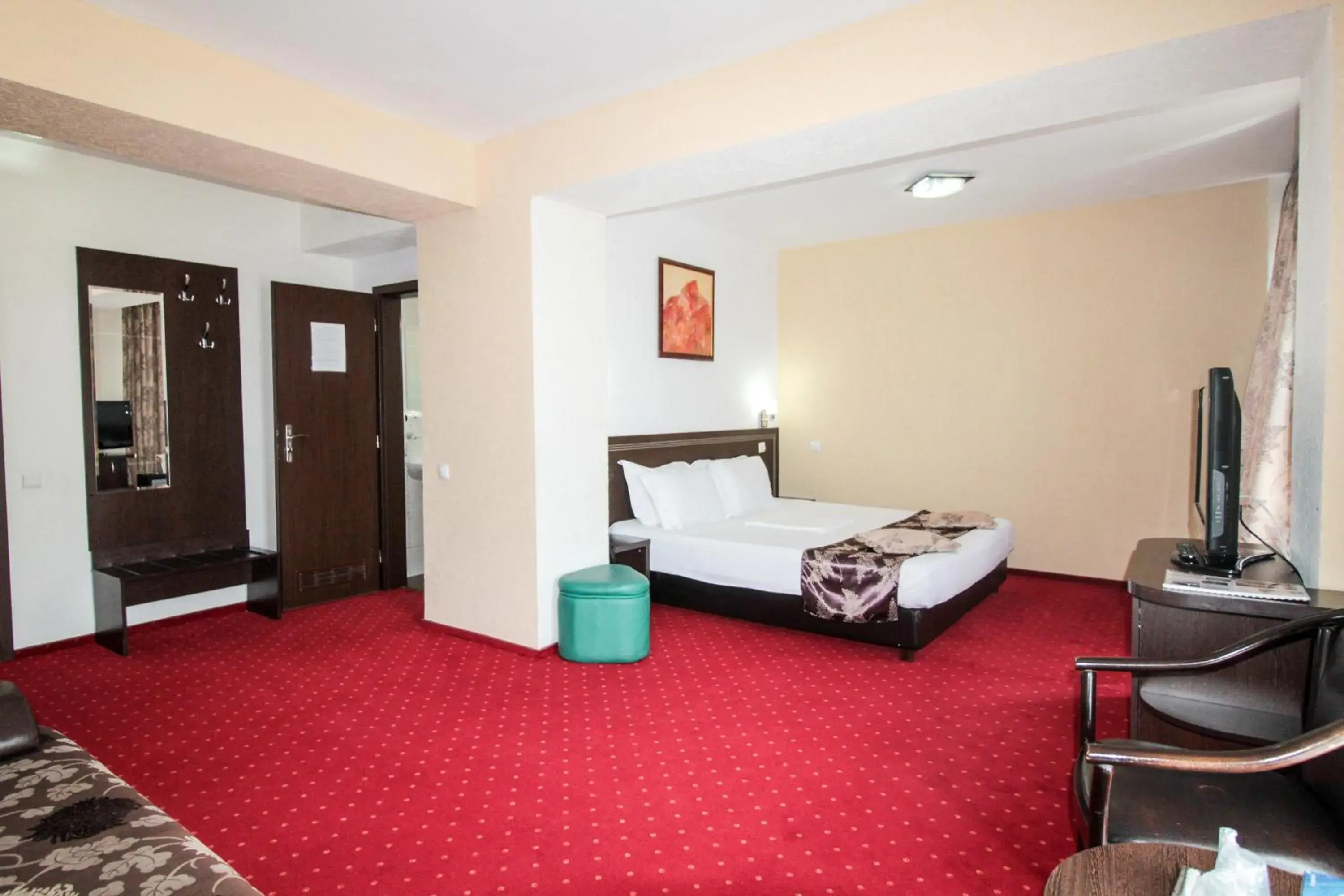 Photo of the whole room, Bed in Hotel Razvan