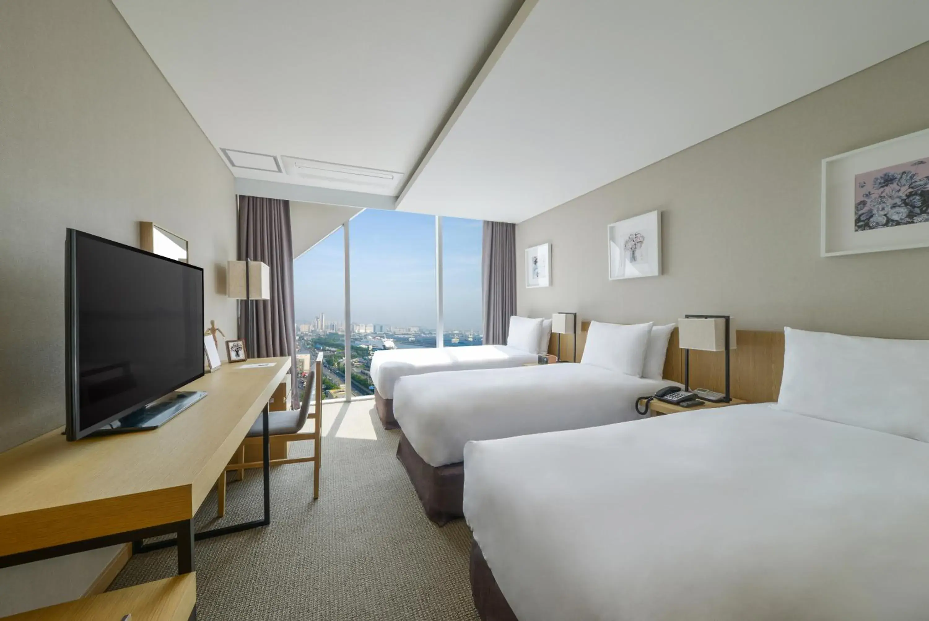 Bed in Harbor Park Hotel Bed in Harbor Park Hotel