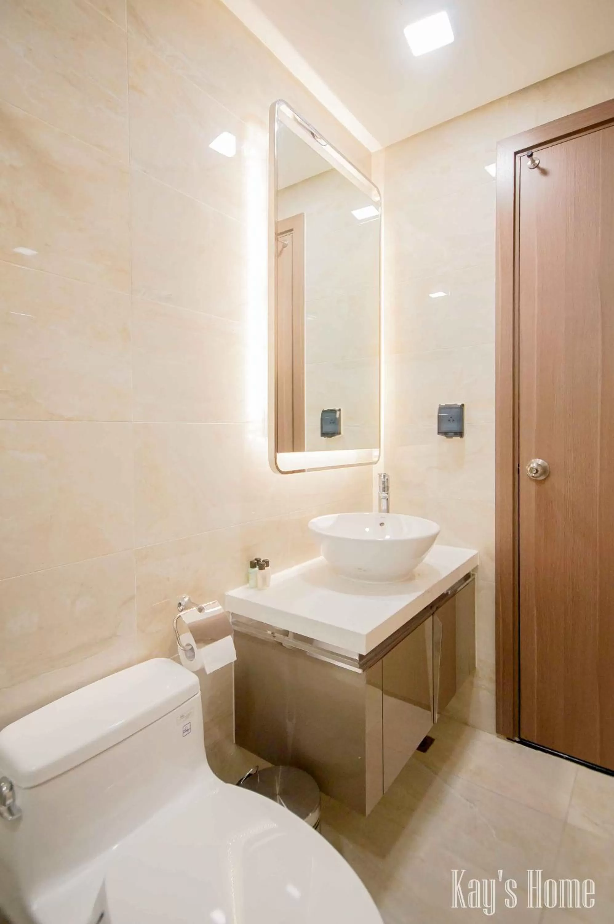 Bathroom in Vinhomes Central Park-Nice Homes
