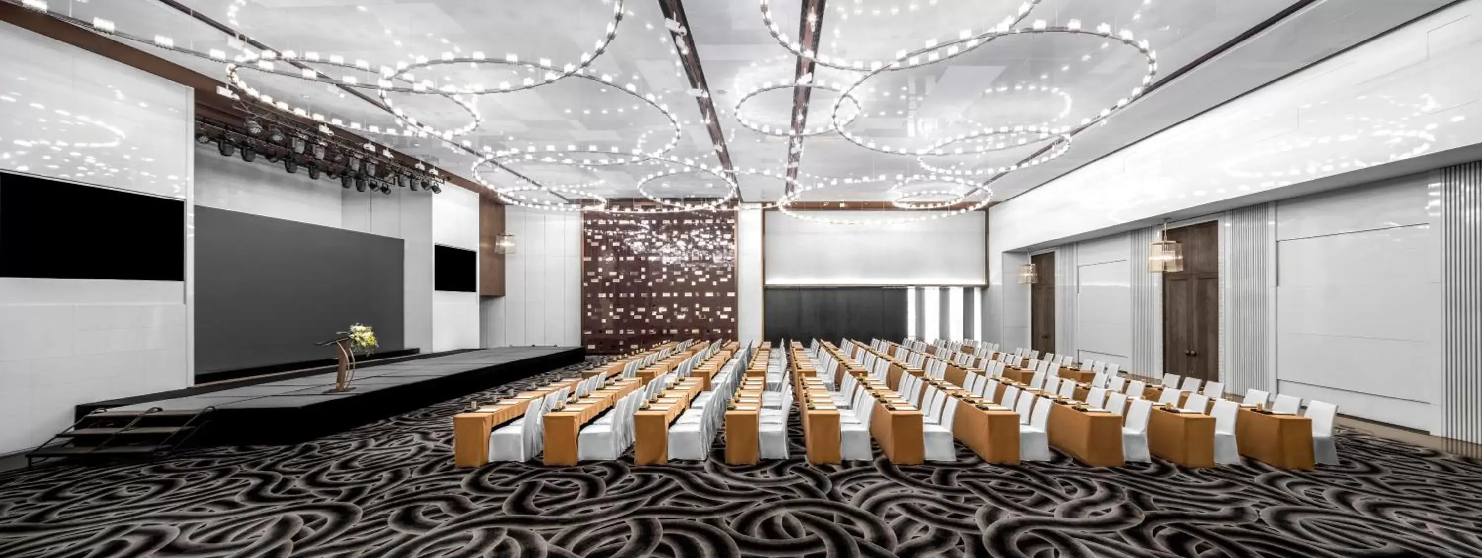 Meeting/conference room in Mandarin Oriental Guangzhou- Free Shuttle Bus to Canton Fair Complex during Canton Fair period