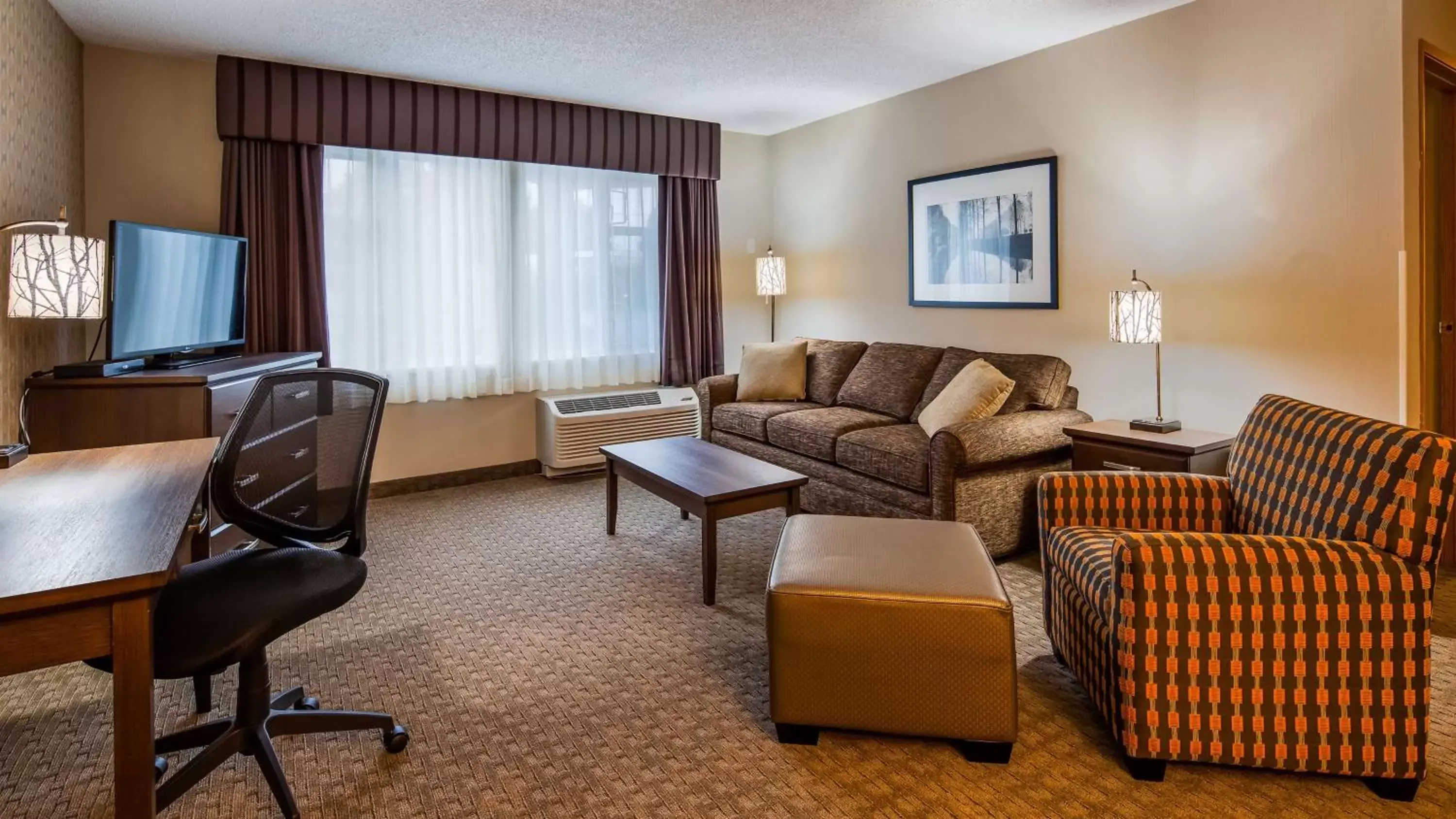 Photo of the whole room, Seating Area in Best Western Plus Country Meadows Inn