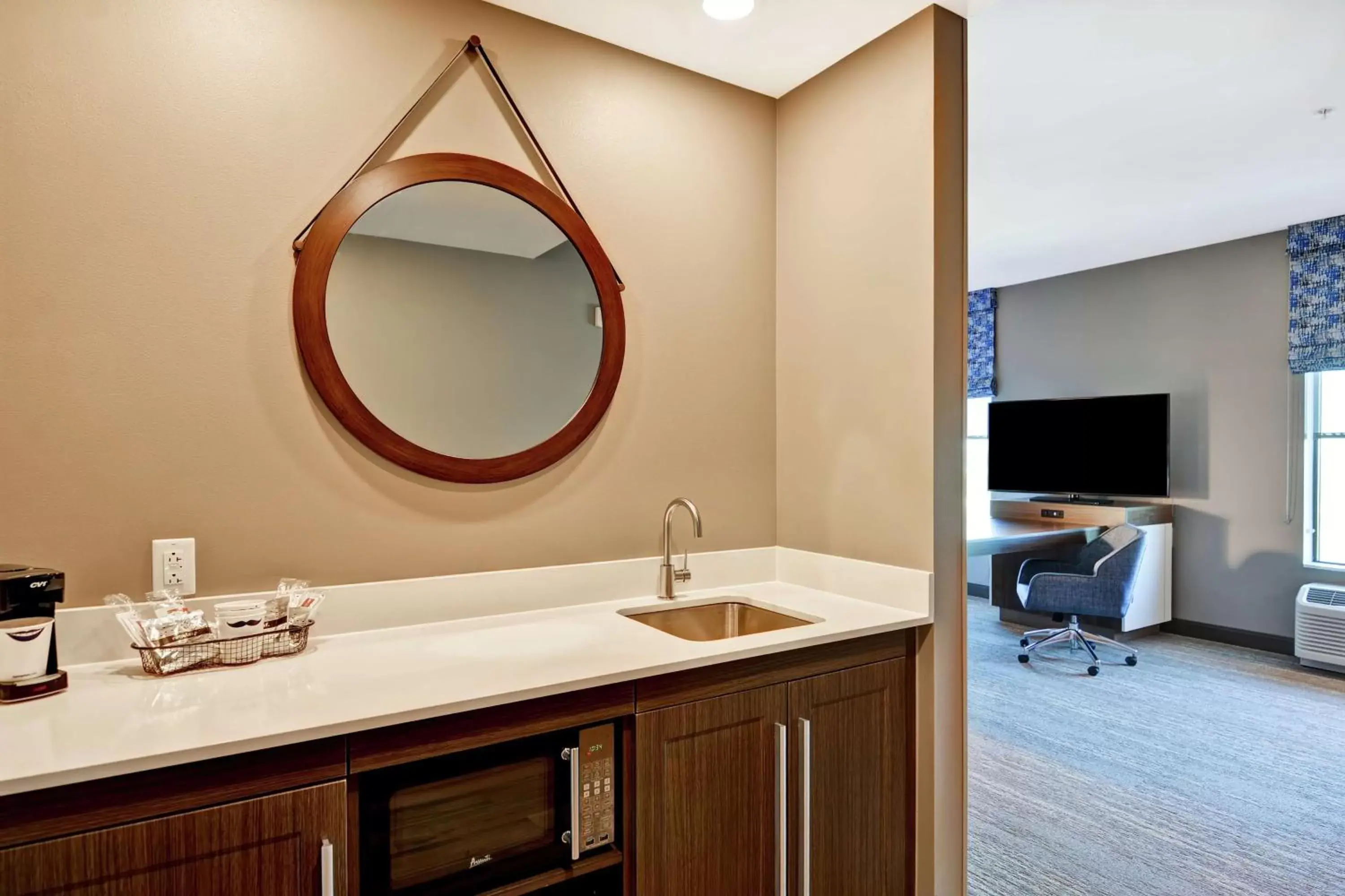 Bedroom, Bathroom in Hampton Inn Suites Tucson Tech Park