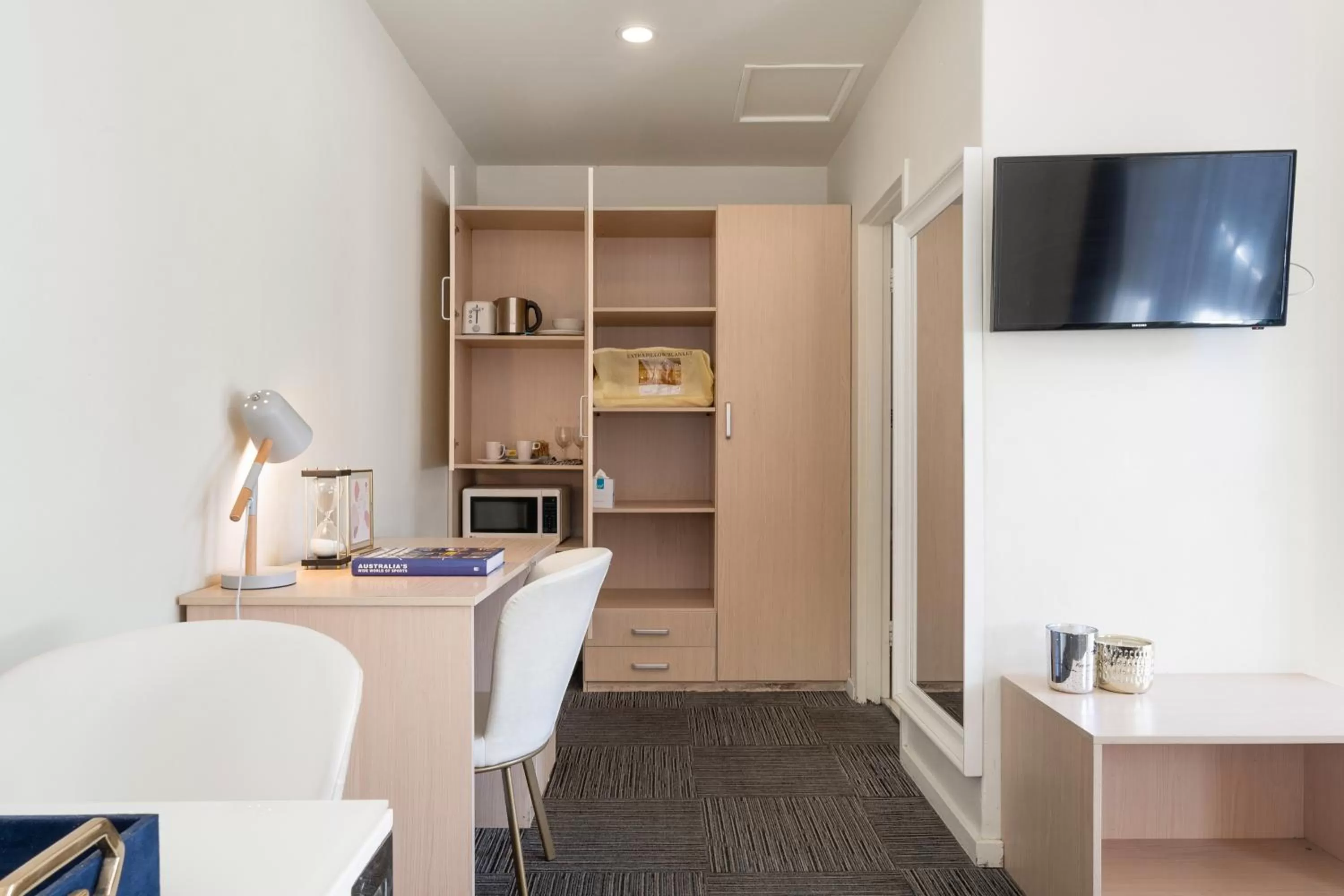 TV and multimedia in Adelaide Granada Motor Inn