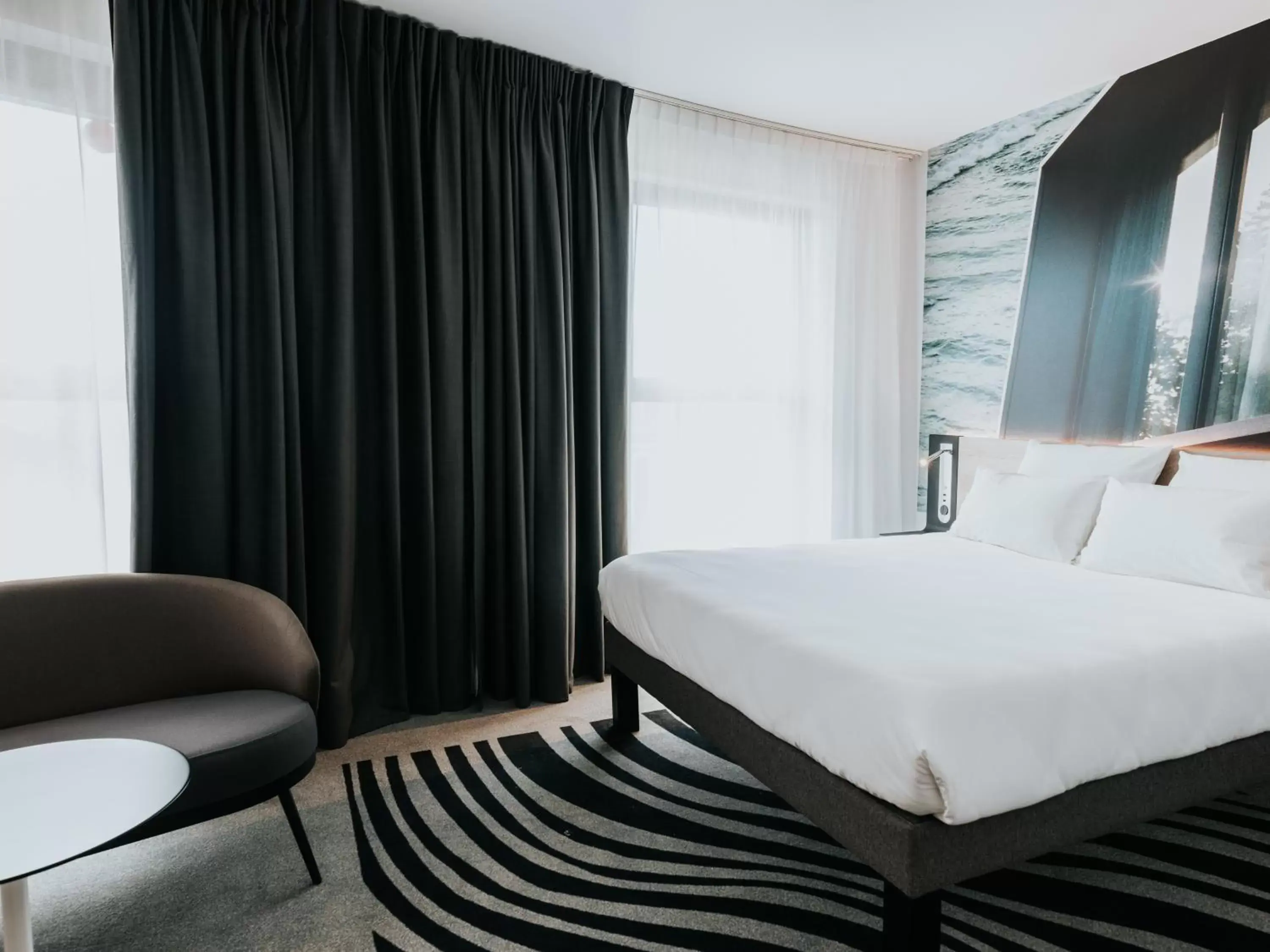Staff, Bed in Novotel Angers Centre Gare