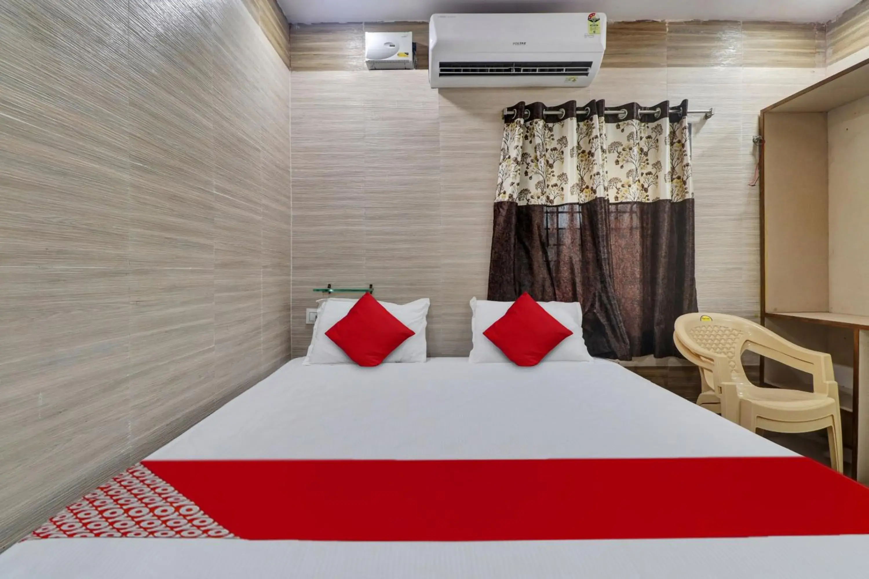 Bedroom, Bed in OYO Flagship Hotel Vallabha Residency