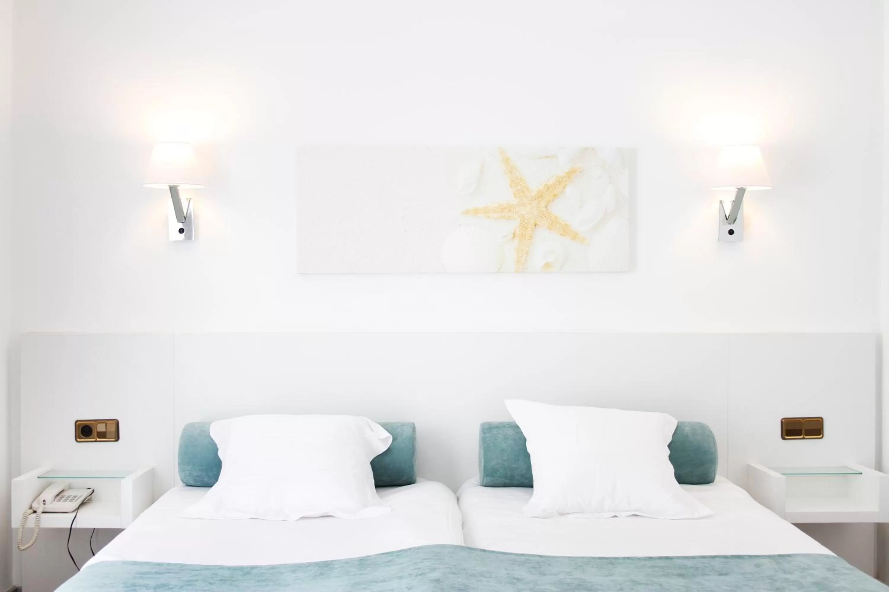 Photo of the whole room, Bed in Morlans Garden