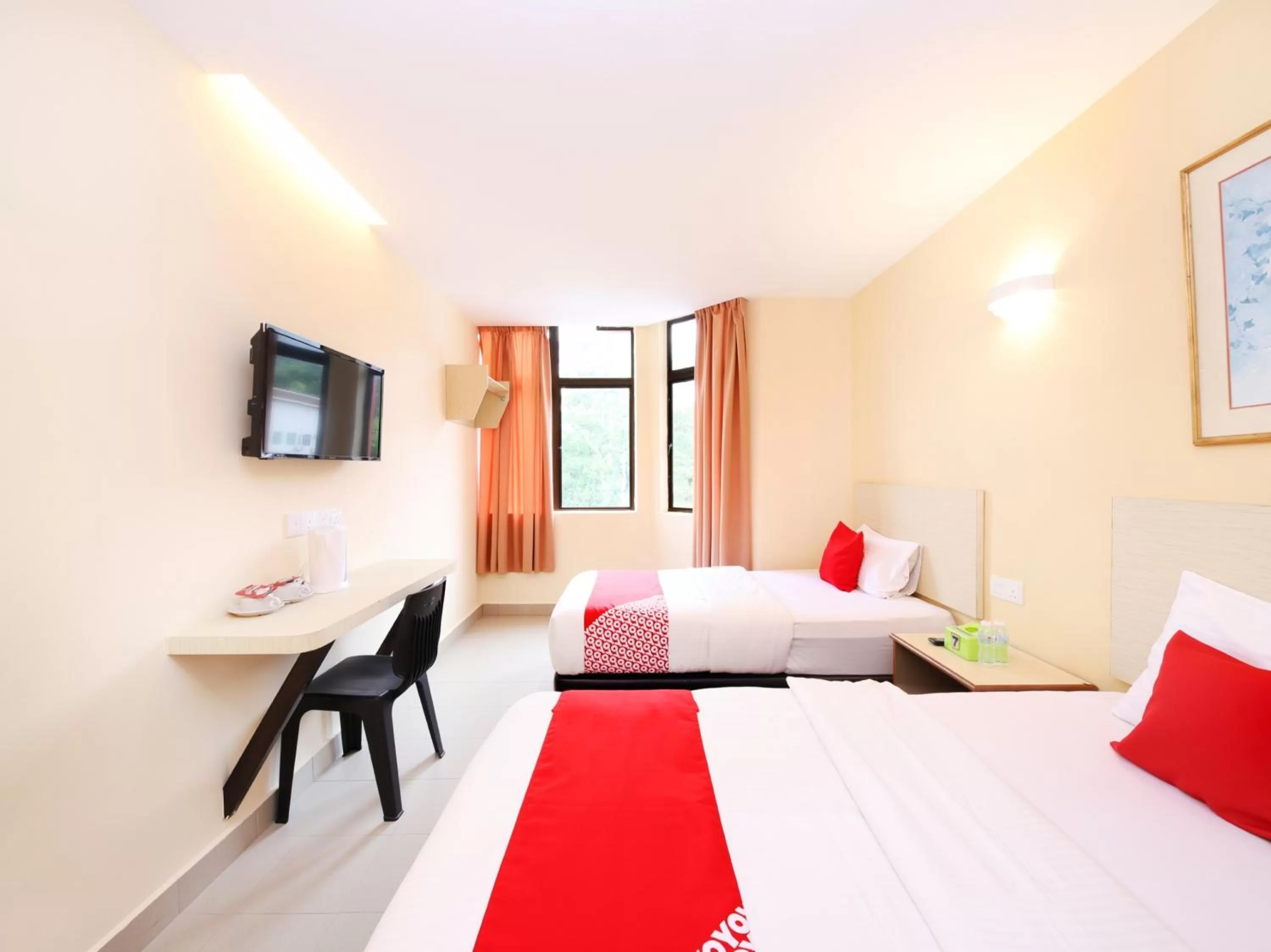 Bedroom in Super OYO 635 Seven Days Hotel