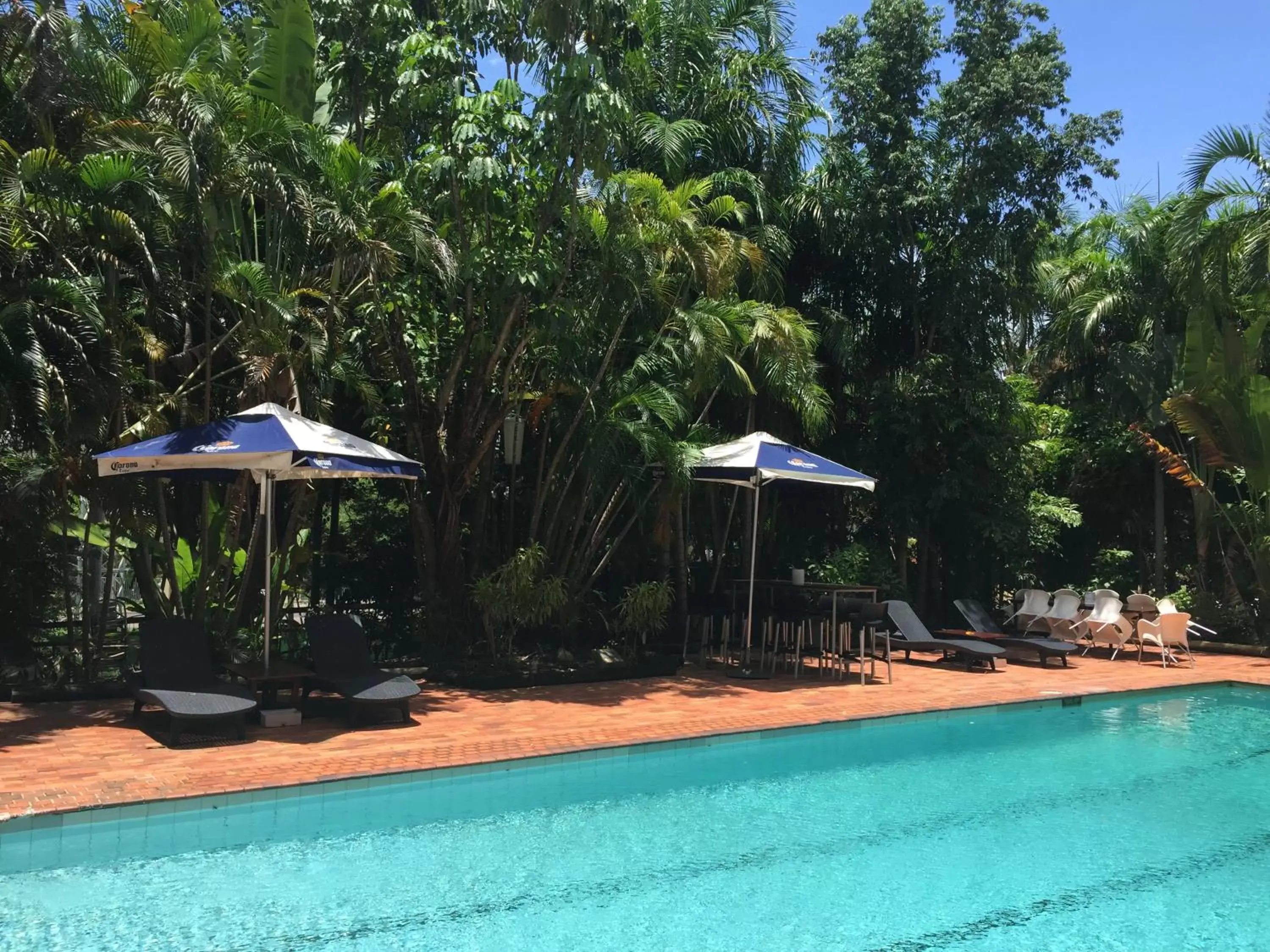 Swimming Pool in Frontier Hotel Darwin