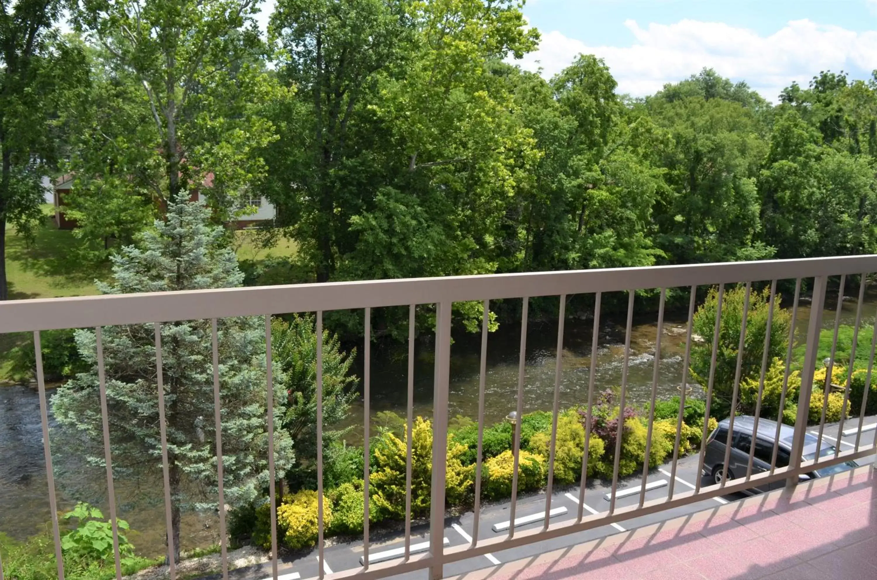 River view, Balcony/Terrace in Rivergate Mountain Lodge