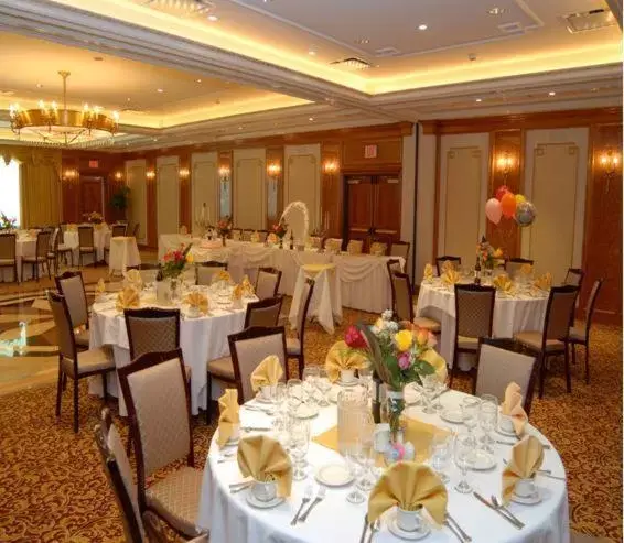 Banquet/Function facilities, Restaurant/Places to Eat in Norwalk Inn & Conference Center