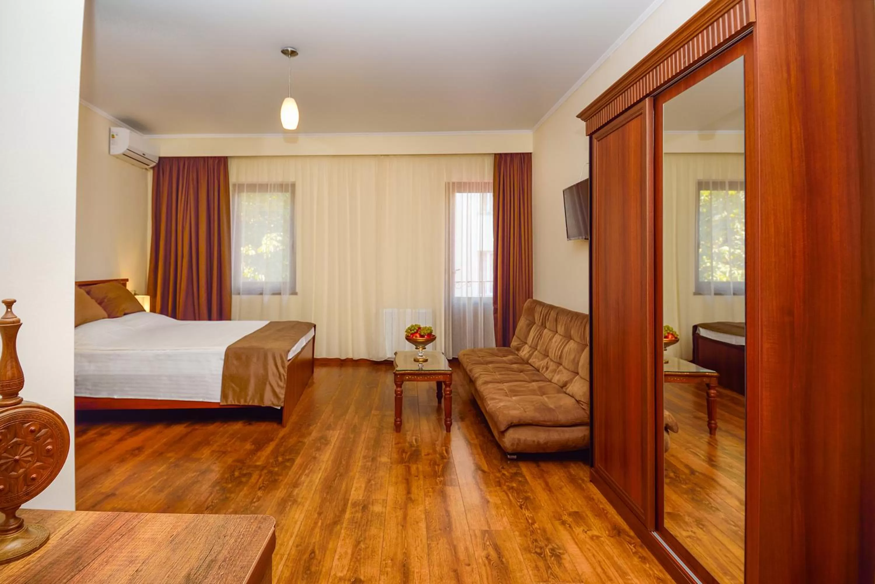 Bedroom, Bed in Hotel British House