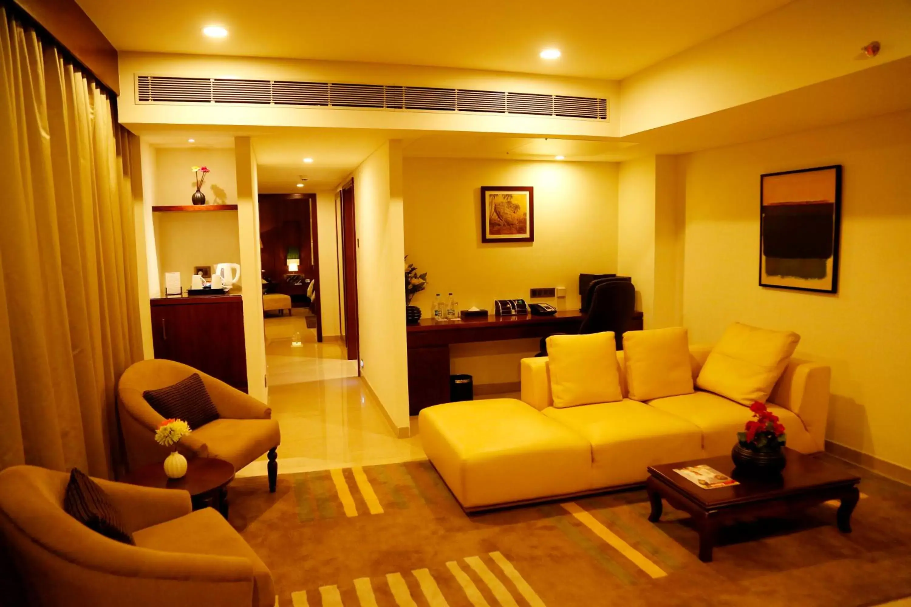 Living room, Seating Area in The Raviz Calicut