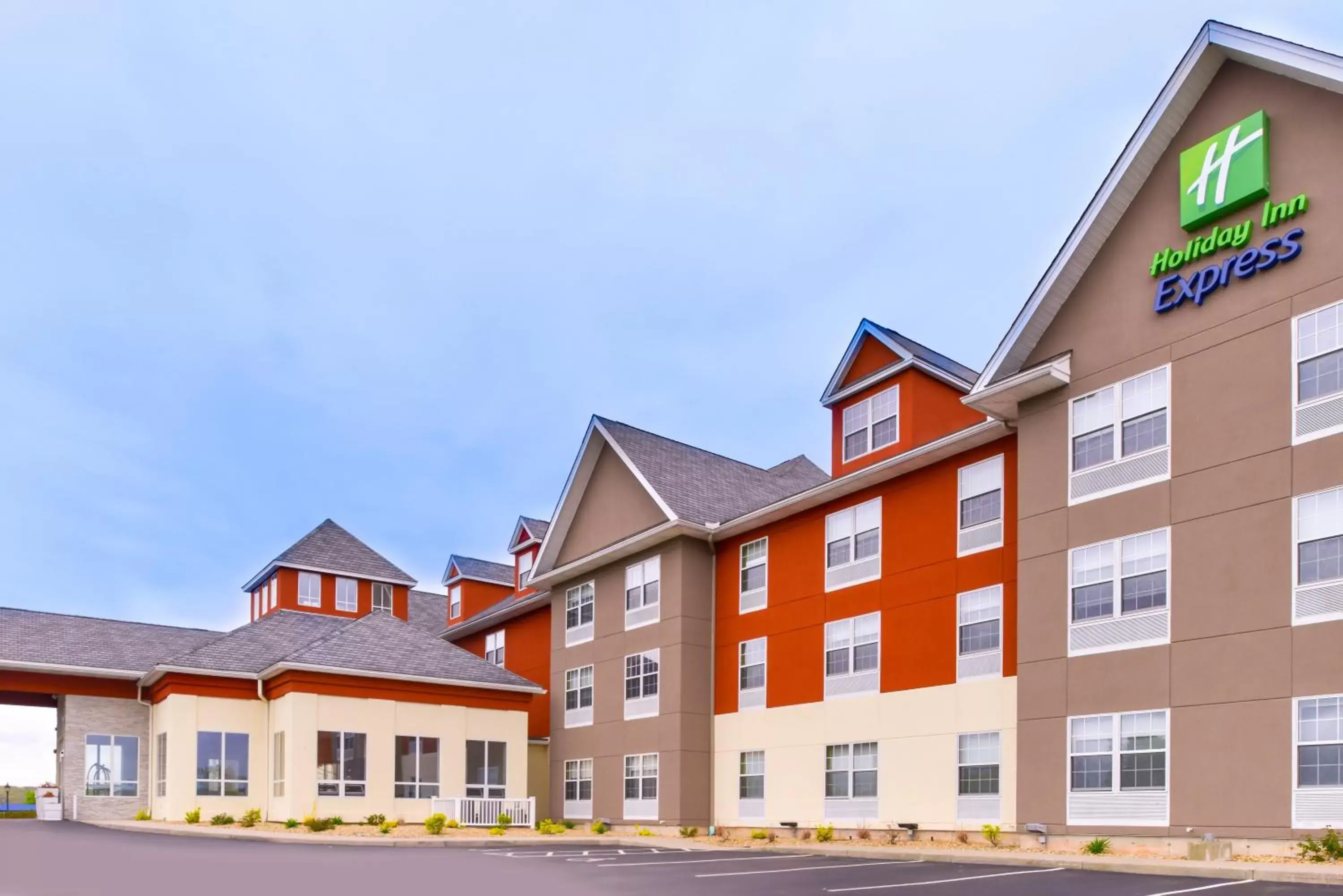 Property building in Holiday Inn Express Mystic by IHG Property building in Holiday Inn Express Mystic by IHG