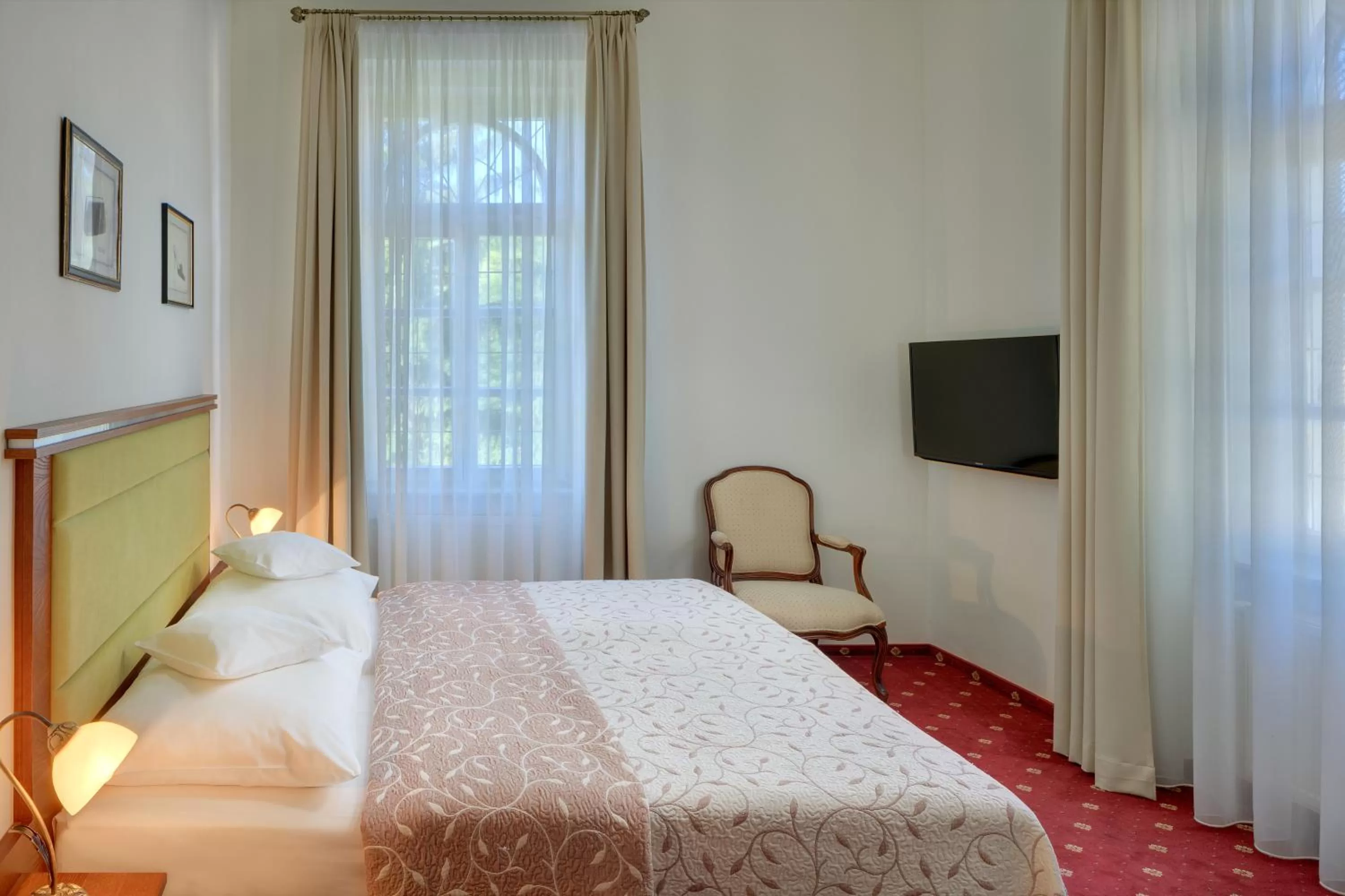 Photo of the whole room, Bed in Villa Patriot Boutique Hotel