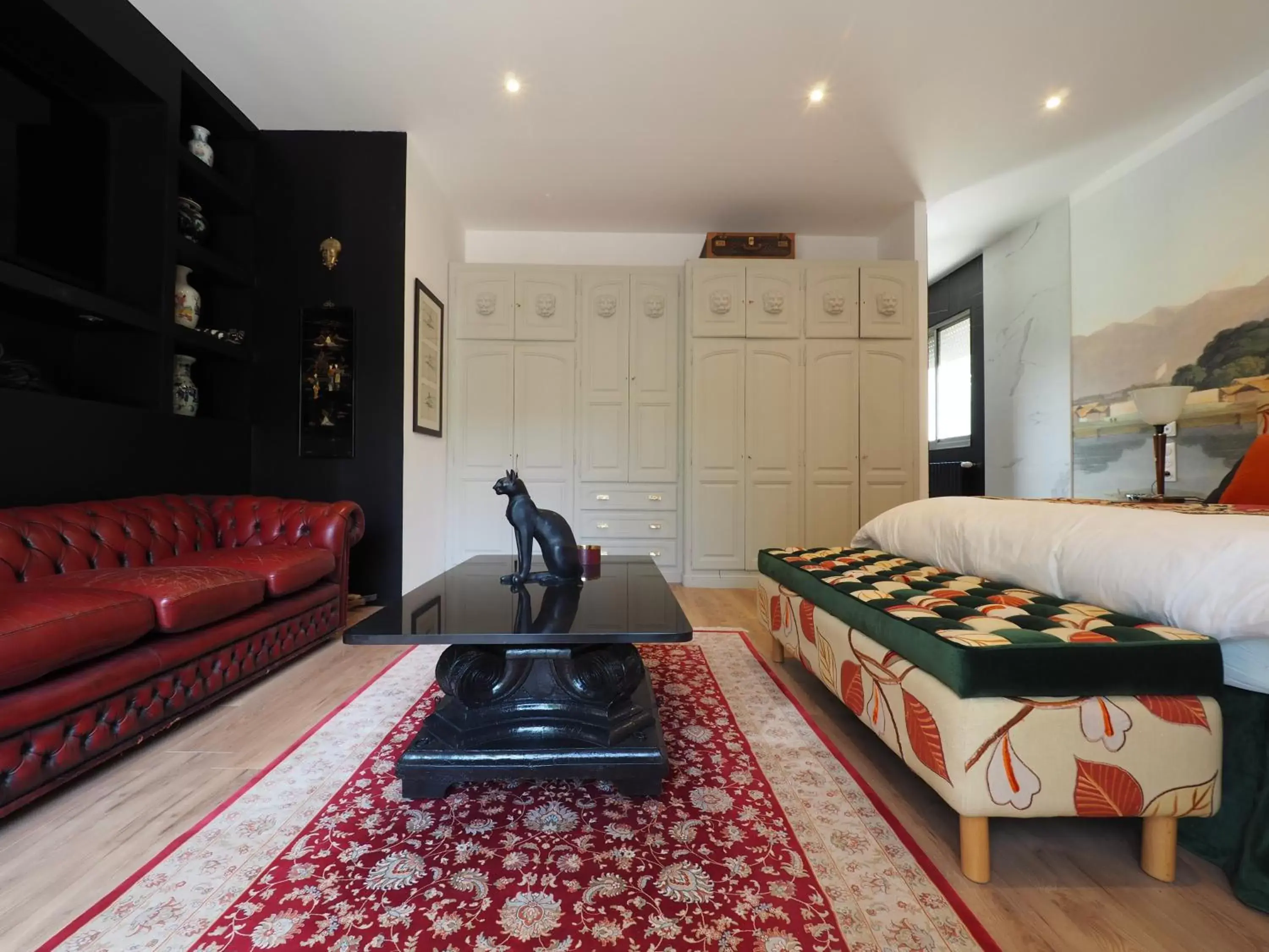 Bed, Seating Area in Villa Pauline