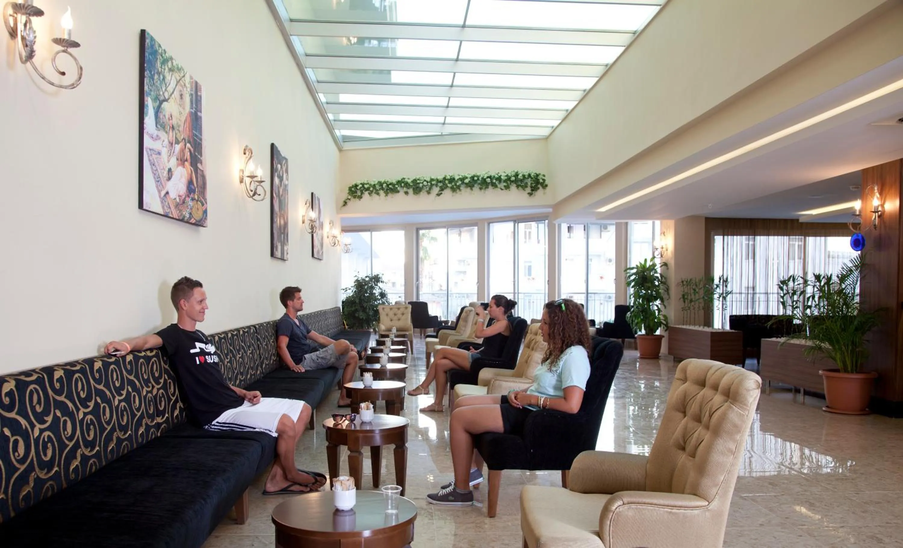 Seating area in Merve Sun Hotel & SPA