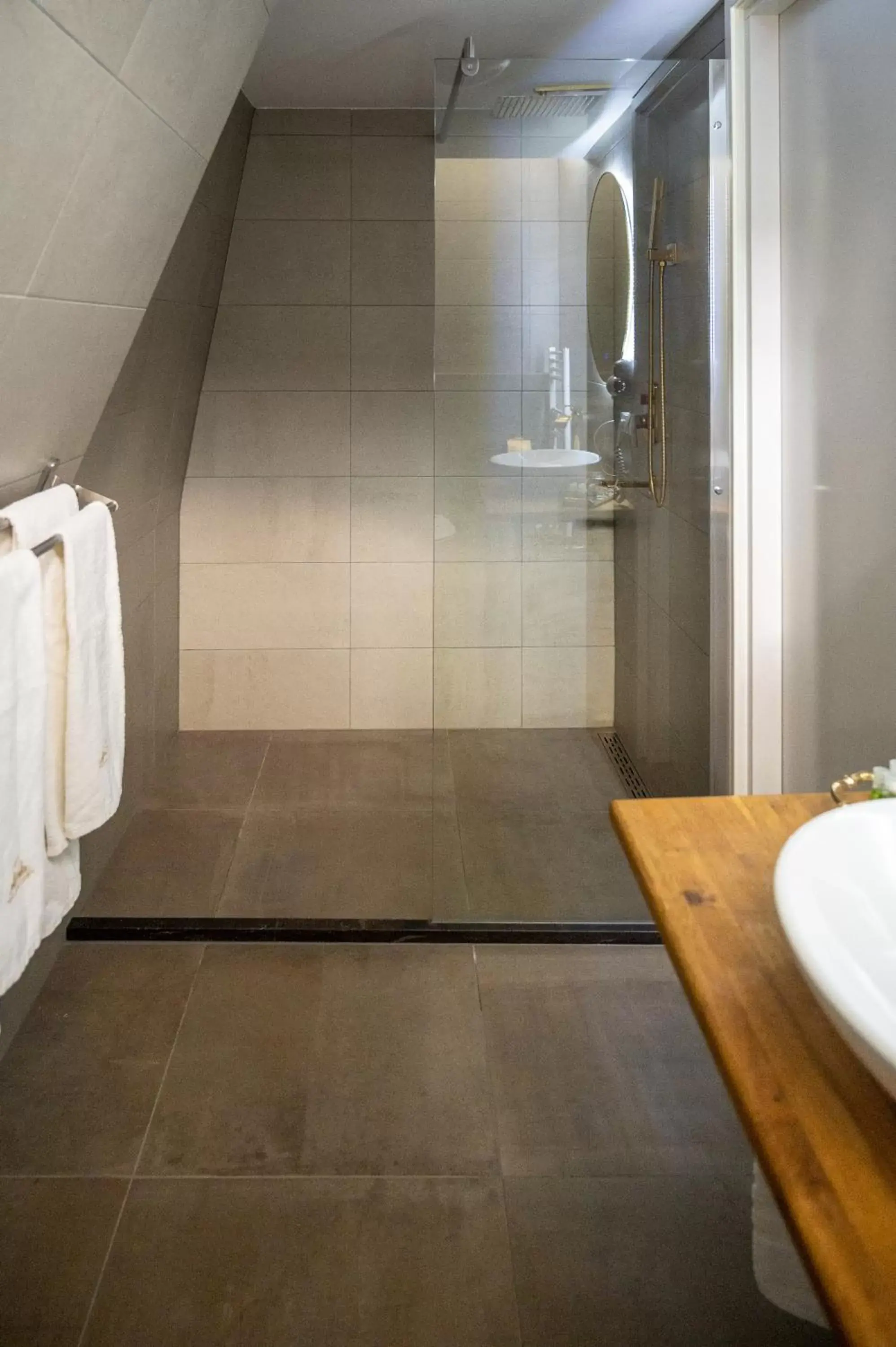 Bathroom in The Velvet Lodge