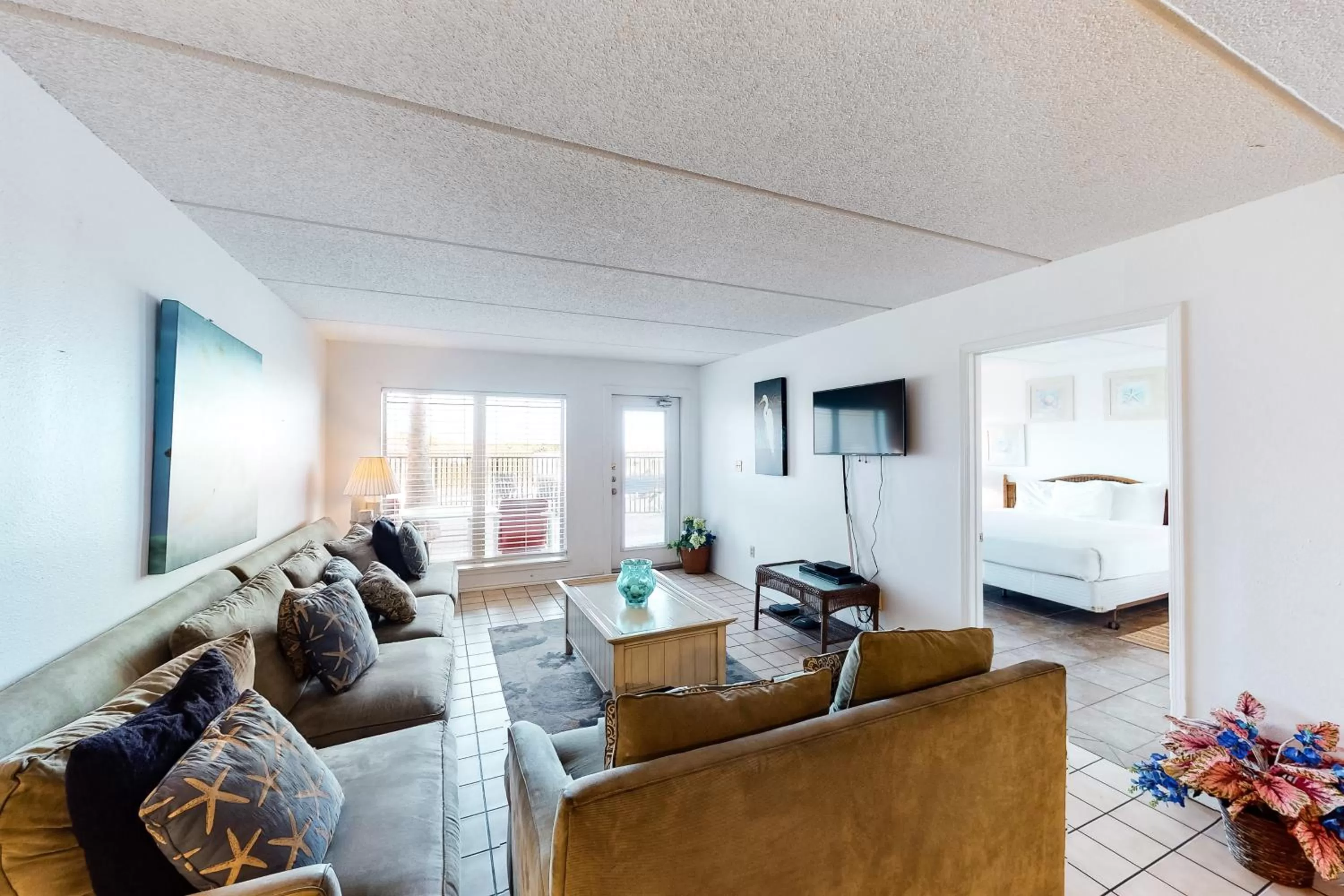 Seating Area in Suntide II Condominiums #108