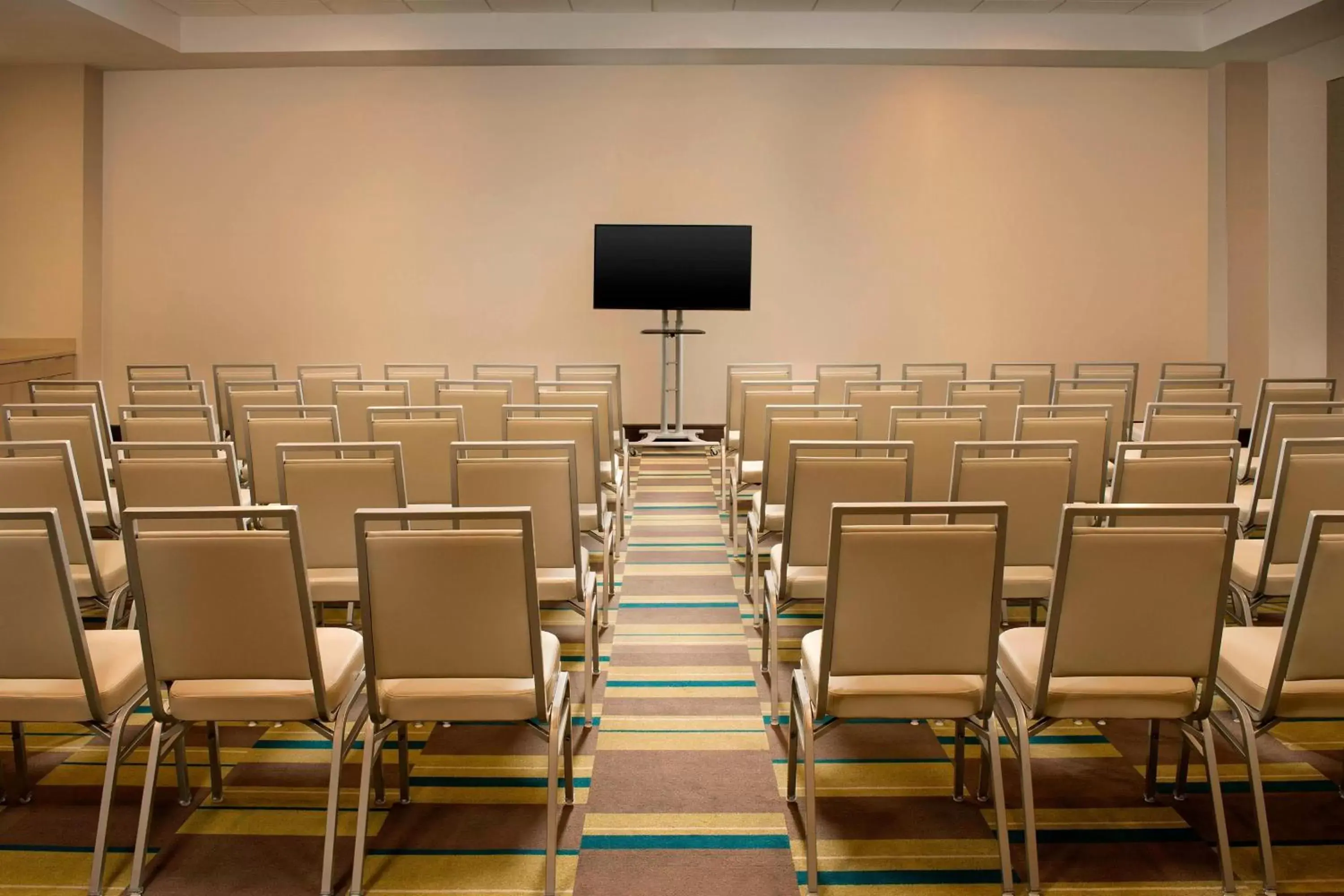 Meeting/conference room in Four Points by Sheraton Jacksonville Beachfront