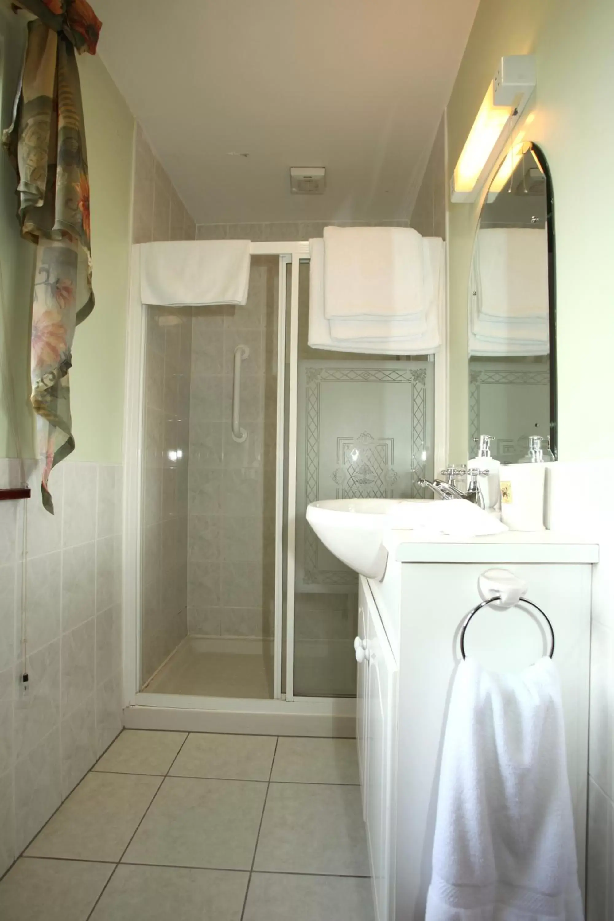 Shower, Bathroom in Doogarry House B&B