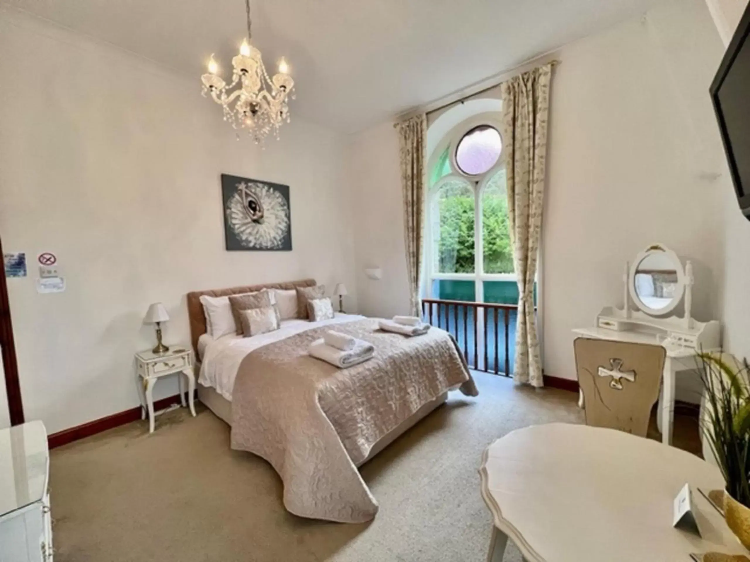 Superior King Room in The Chapel Guest House Superior King Room in The Chapel Guest House