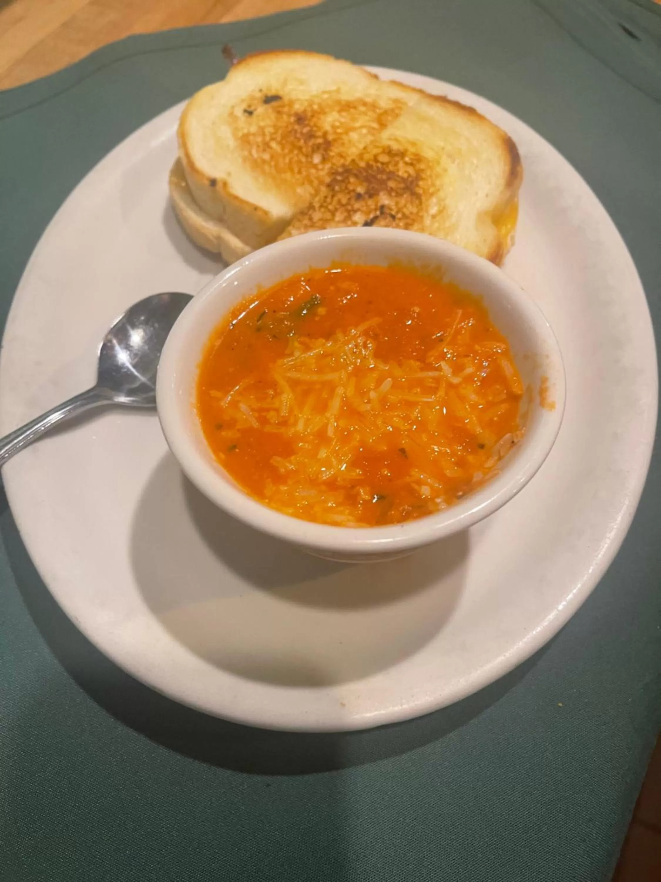 Restaurant/places to eat in Silver Fork Lodge & Restaurant