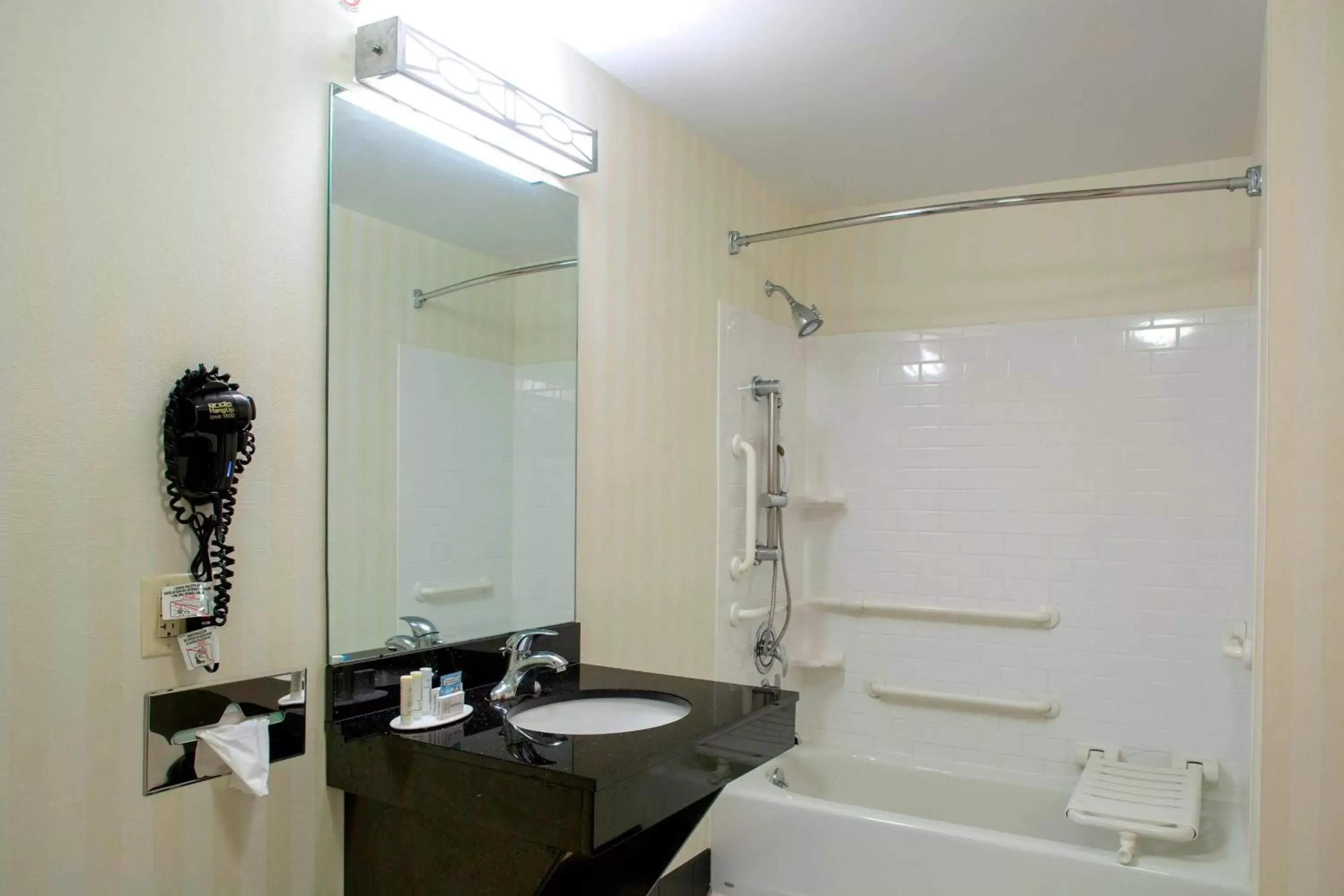 Bathroom in Fairfield Inn and Suites by Marriott Gadsden