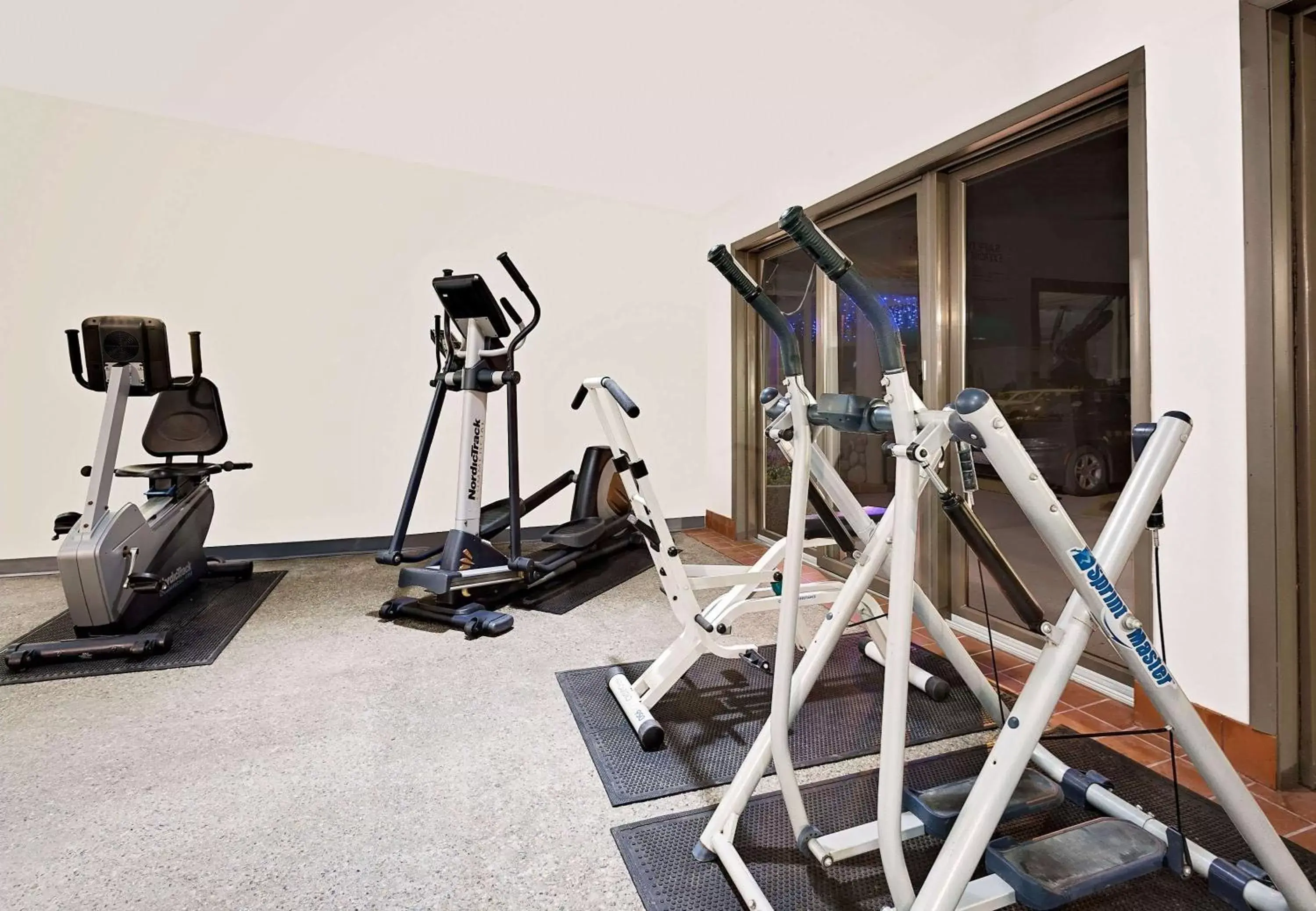 Fitness centre/facilities, Fitness Center/Facilities in Super 8 by Wyndham Cut Bank