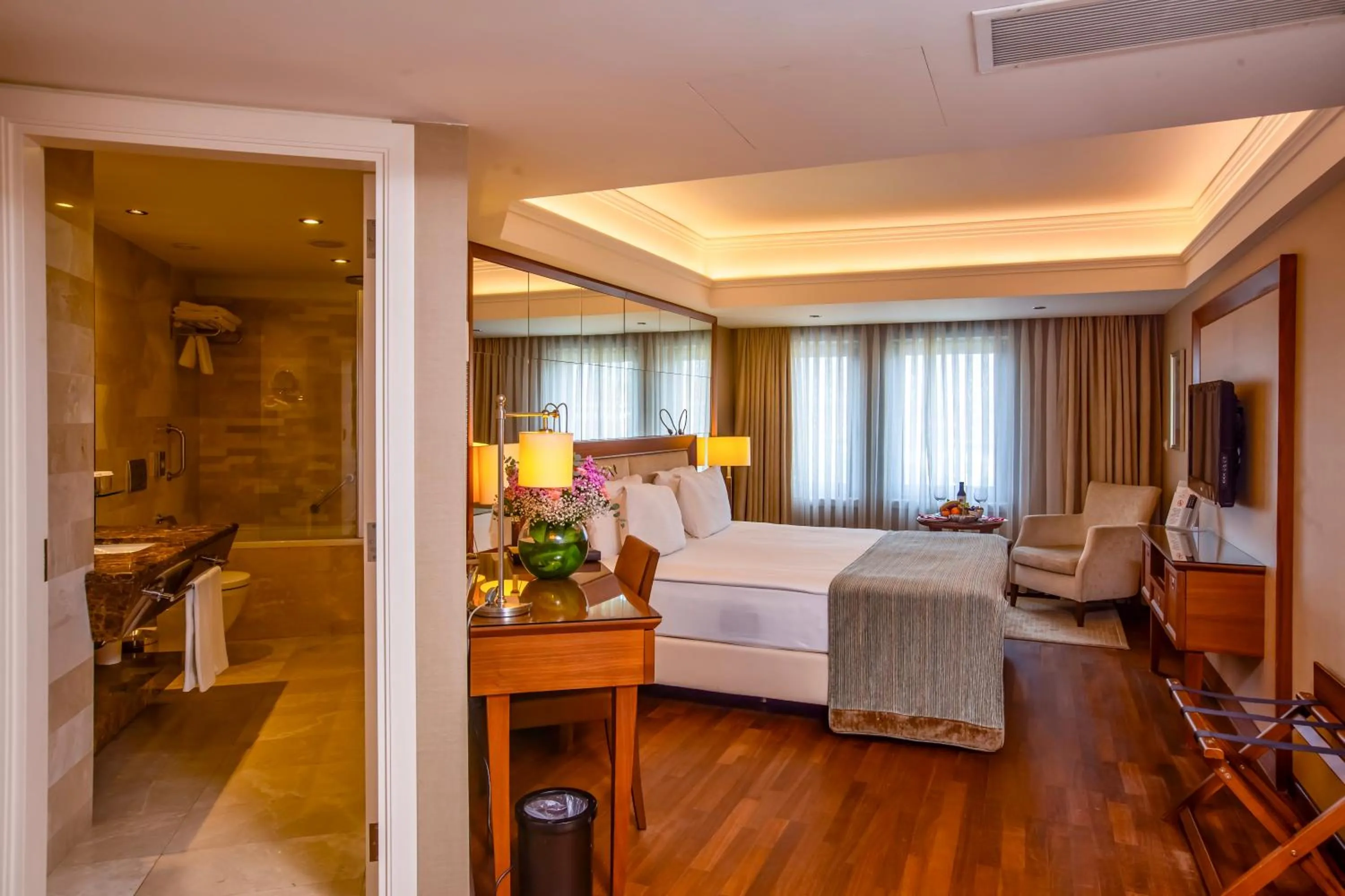 Photo of the whole room, Bed in Marigold Thermal & Spa Hotel Bursa