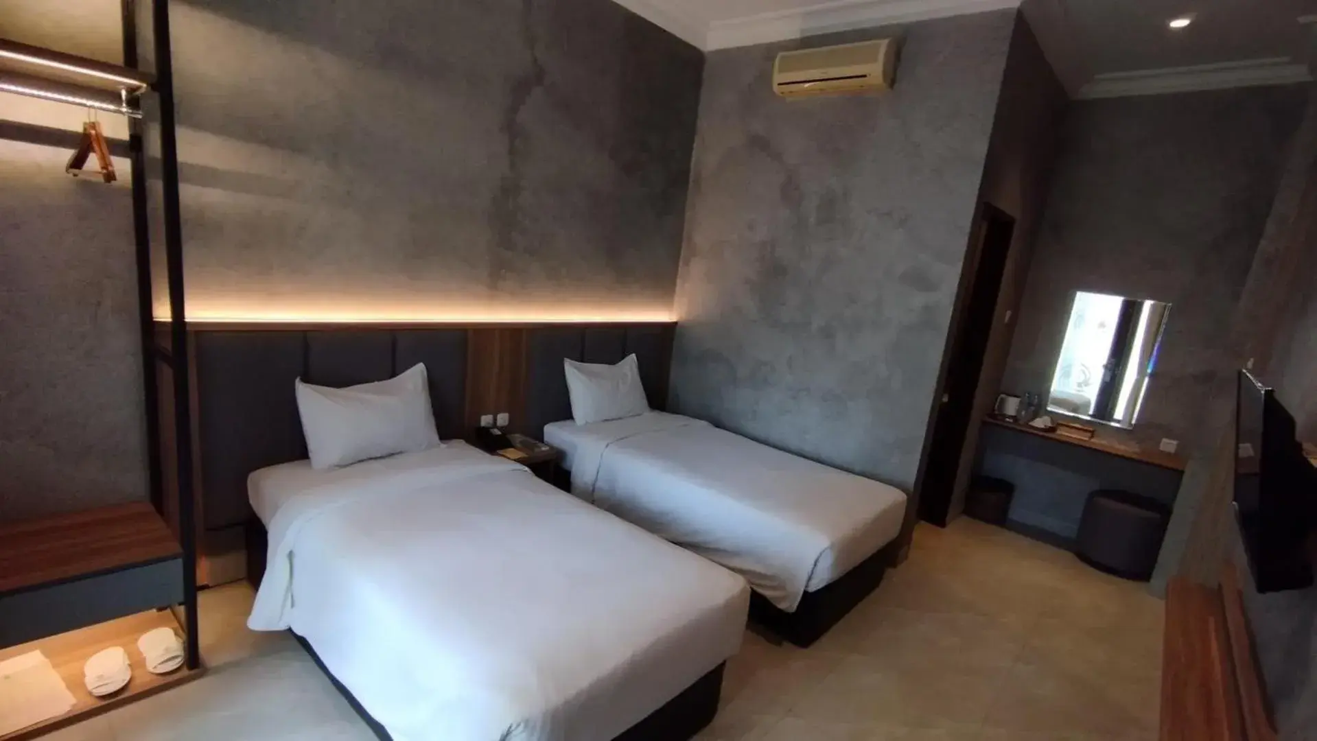 Bedroom, Bed in The Grand Palace Hotel Malang