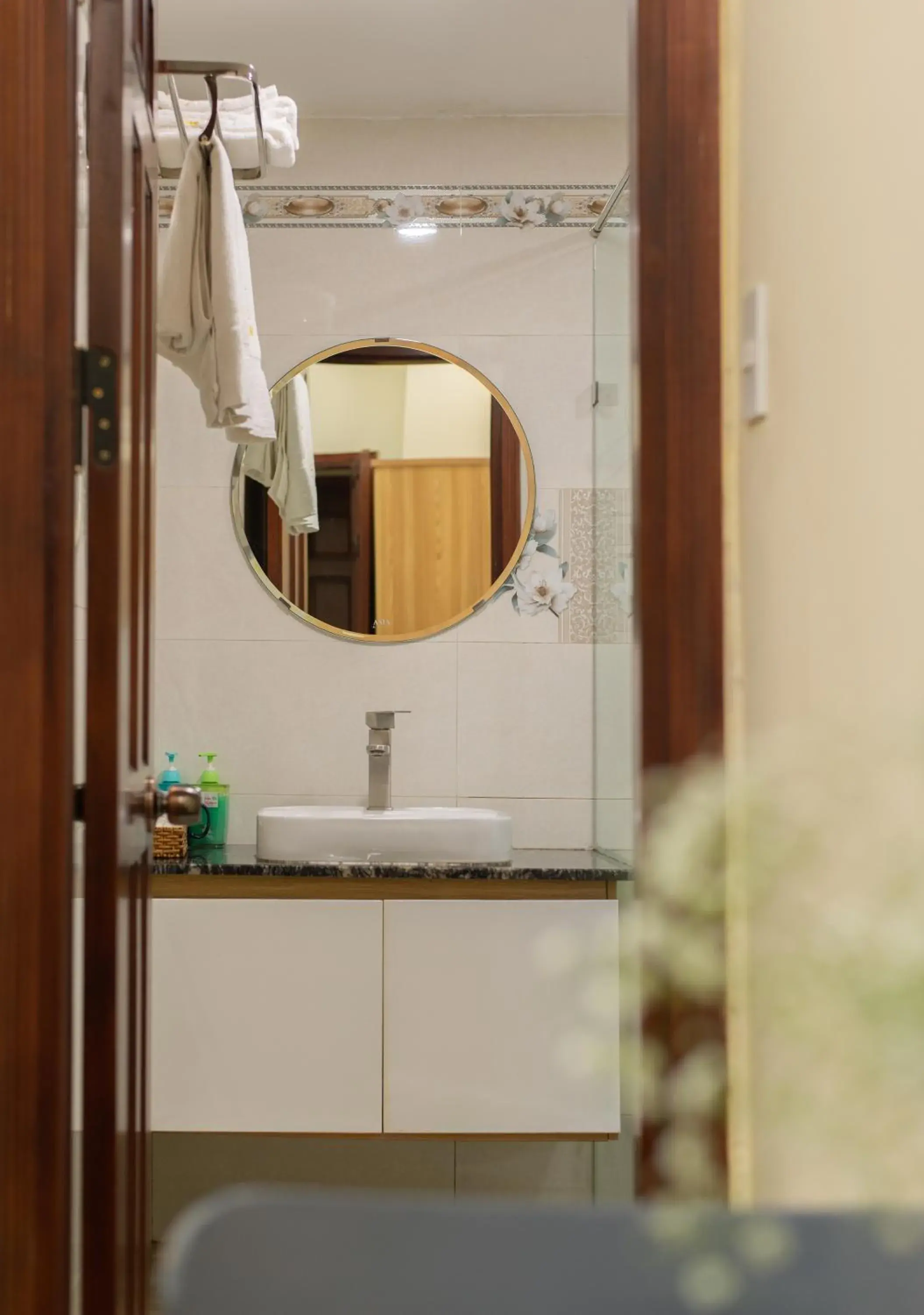 Shower, Bathroom in Tasme Hotel