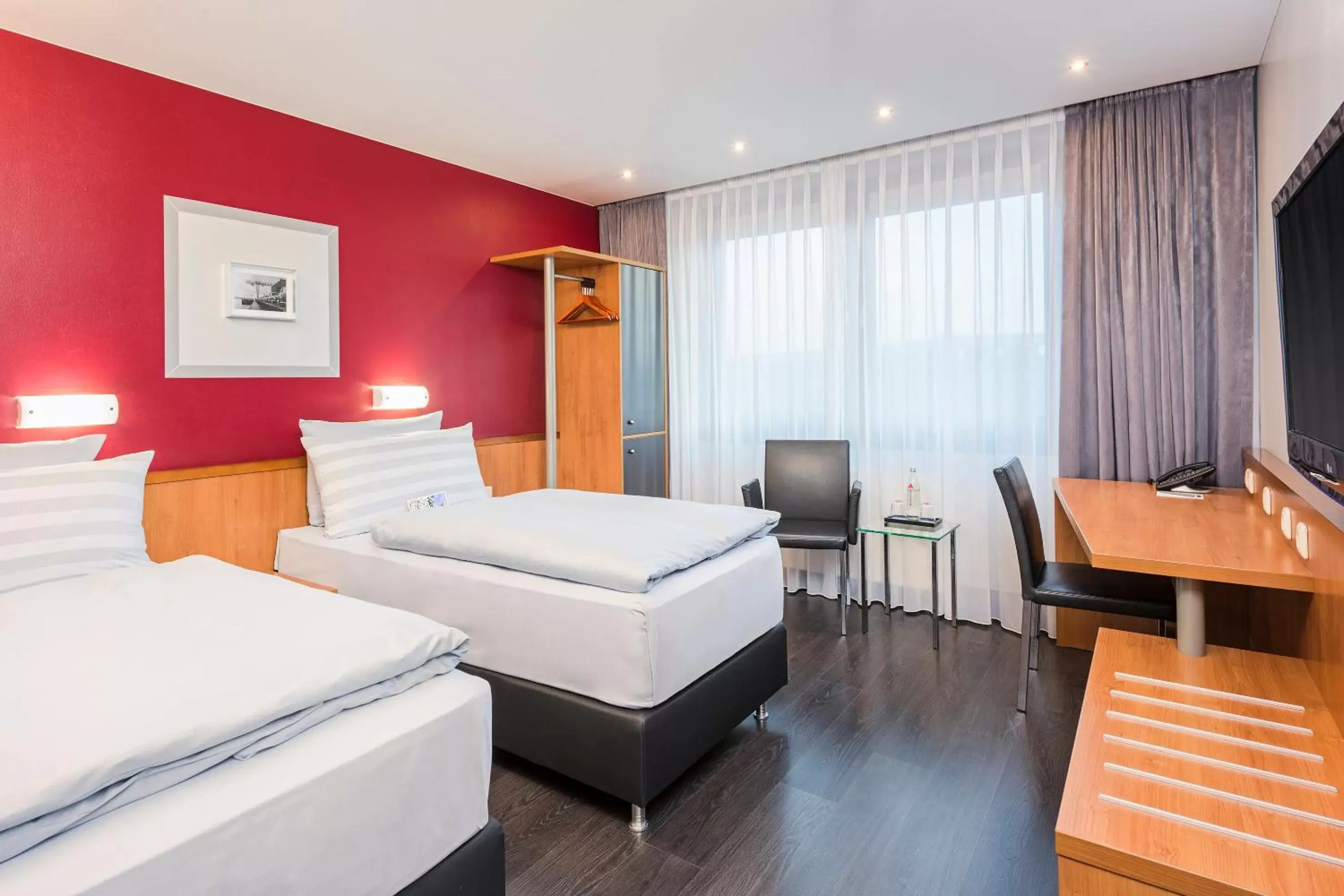 Photo of the whole room, Bed in Hotel Wolfsburg Centrum, Affiliated by Meliá