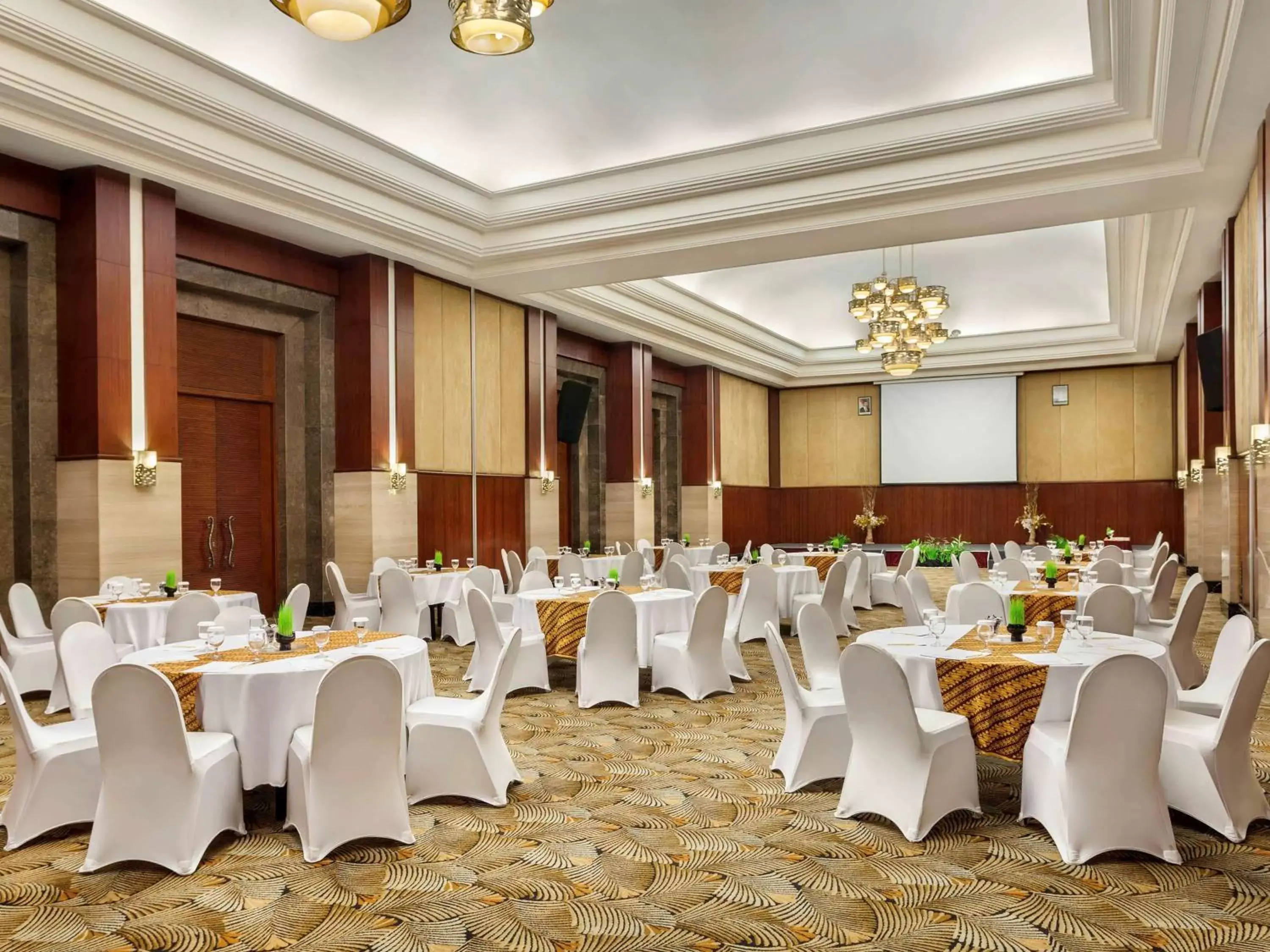 On site, Banquet Facilities in Novotel Semarang - GeNose Ready, CHSE Certified