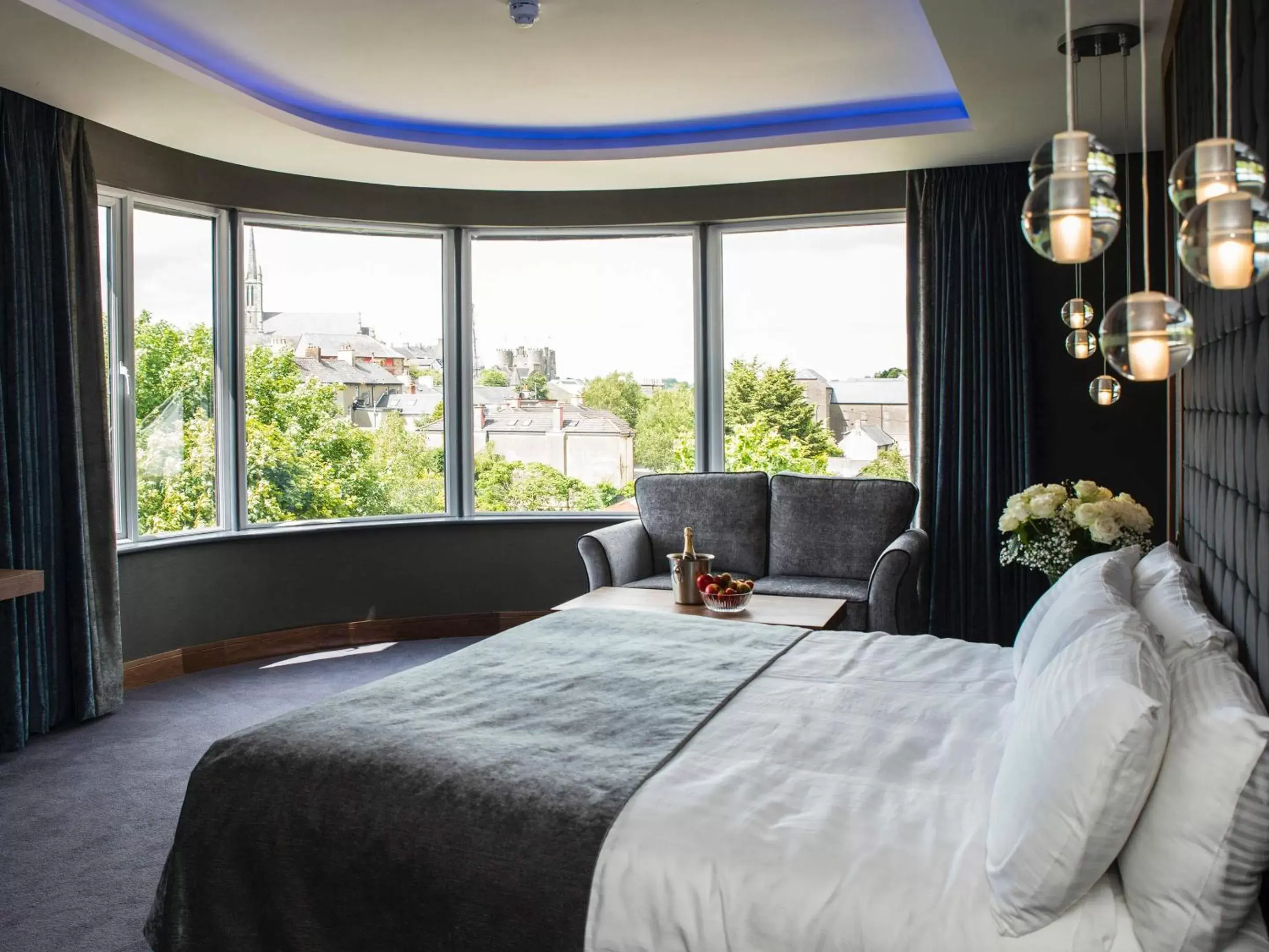 Bedroom, Bed in The Riverside Park Hotel