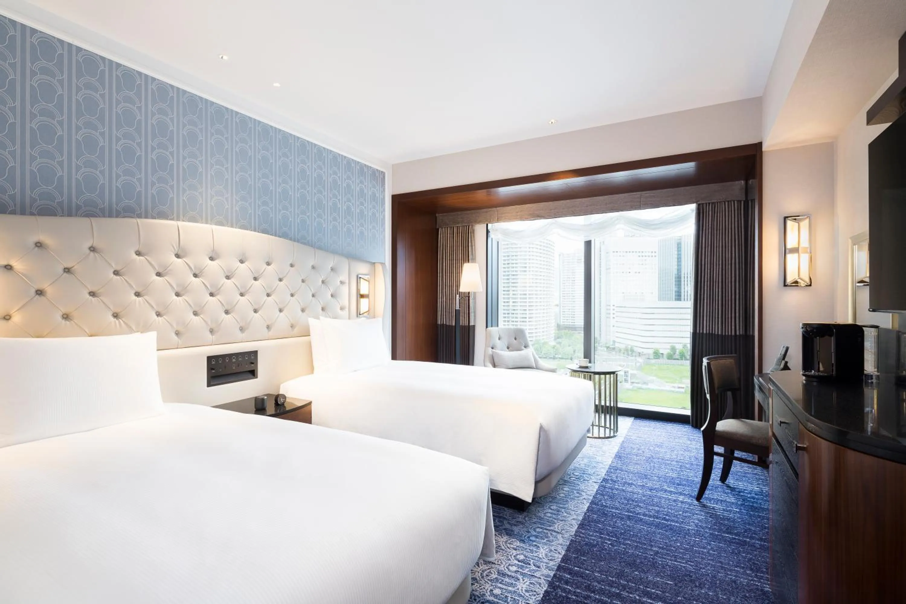 Photo of the whole room, Bed in Hilton Yokohama