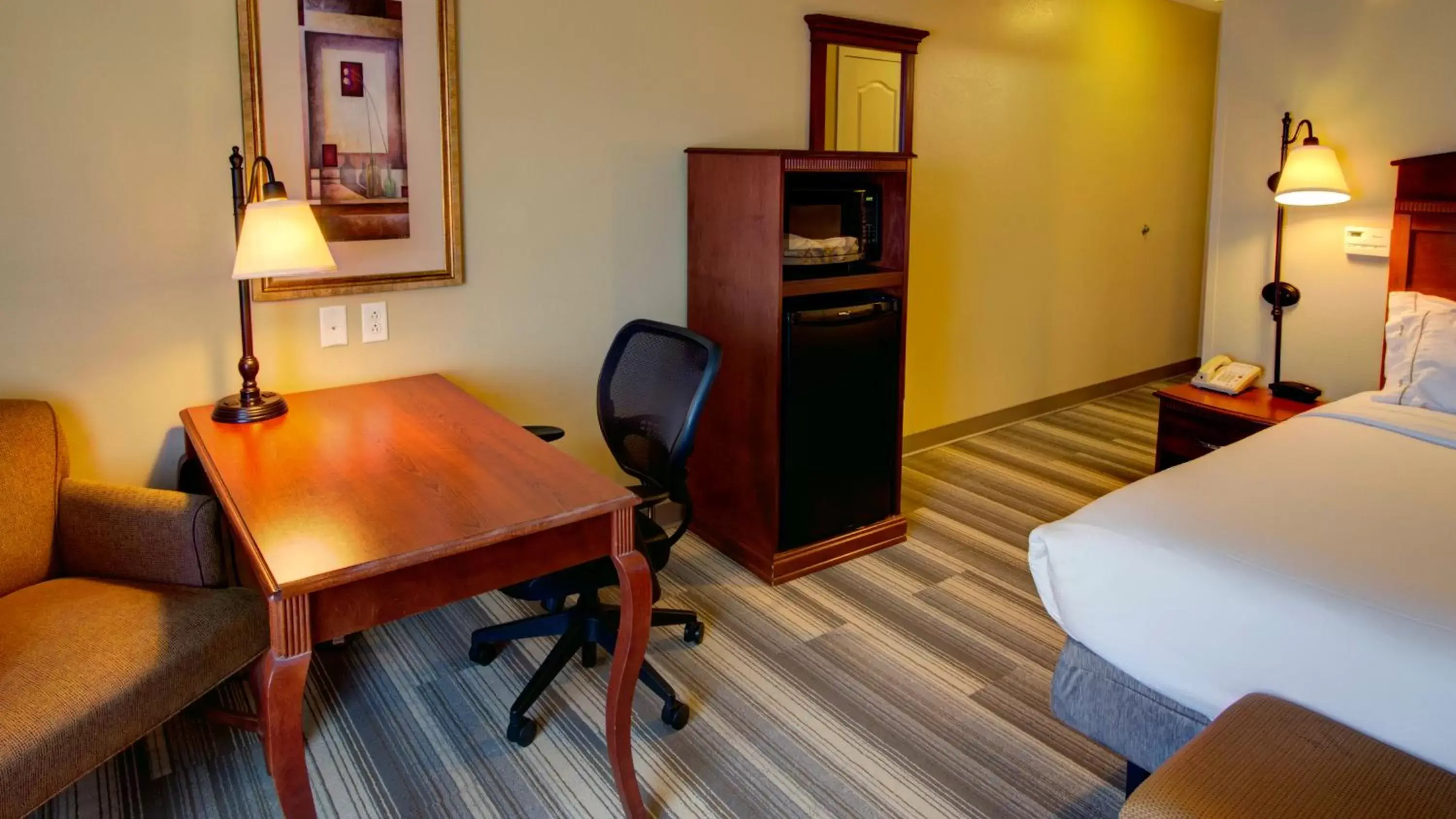 Photo of the whole room in Holiday Inn Express & Suites Sioux City-South, an IHG Hotel