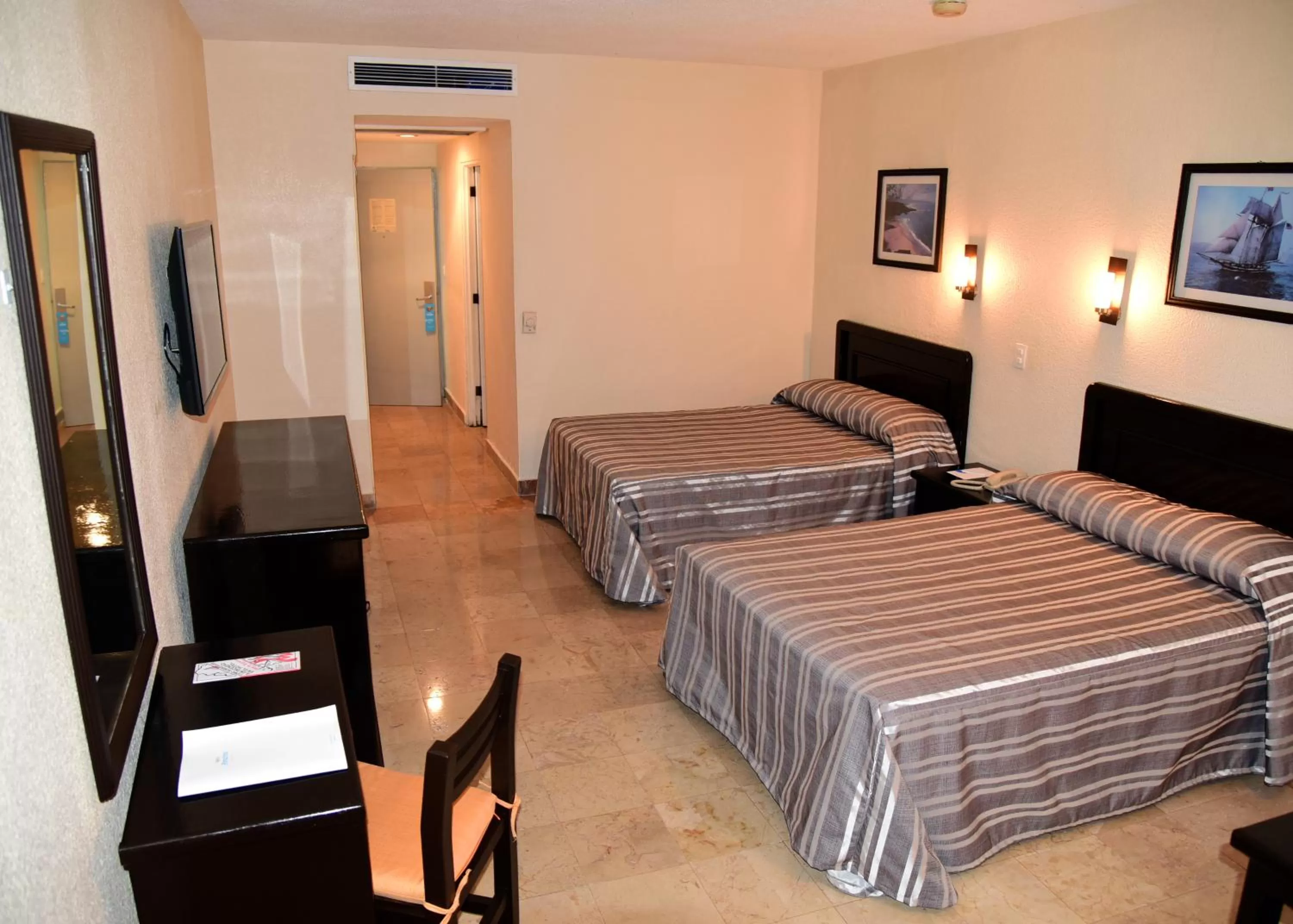 Photo of the whole room, Bed in Amarea Hotel Acapulco