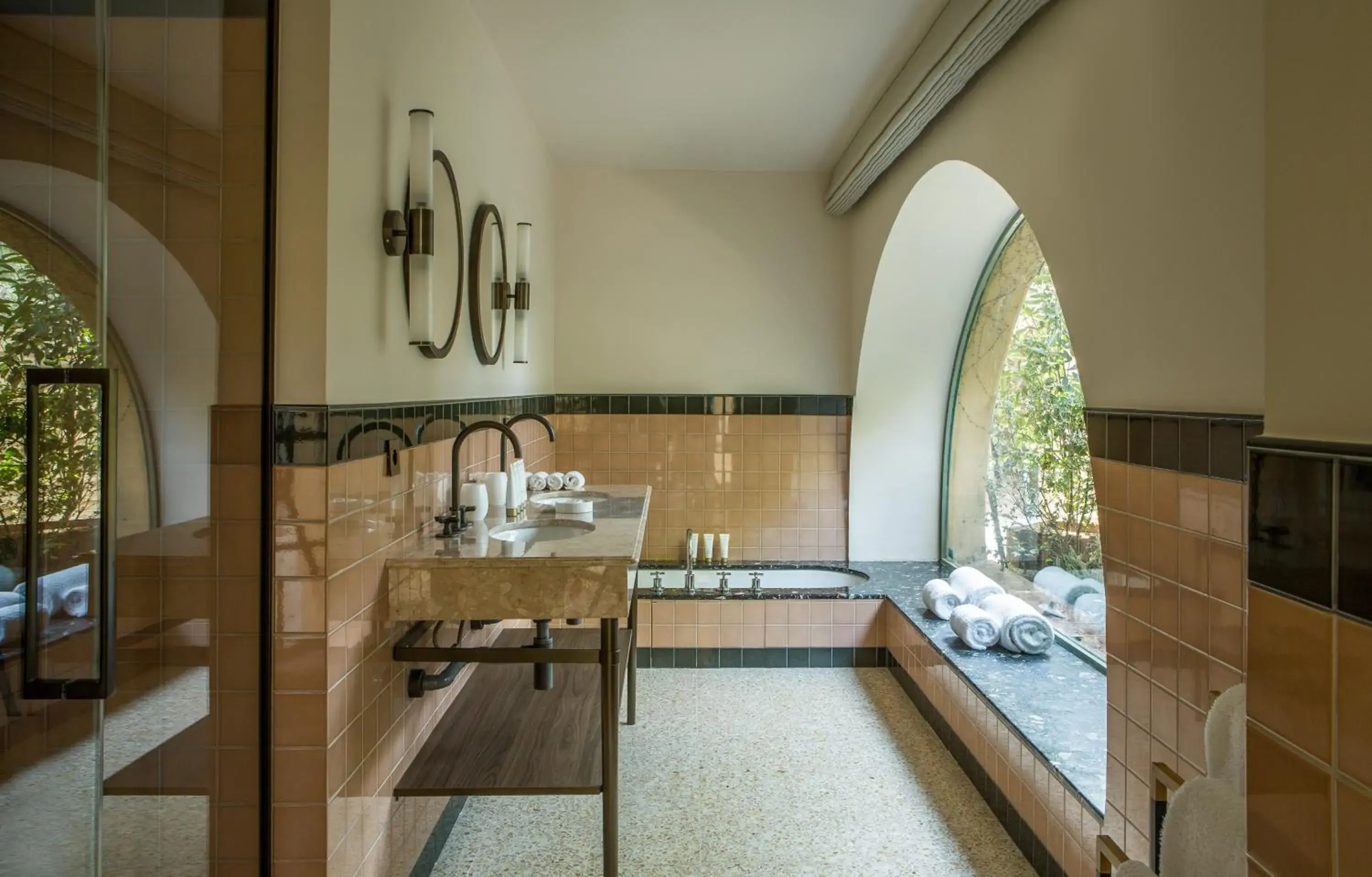 Bathroom, Kitchen/Kitchenette in Le Pigonnet - Esprit de France