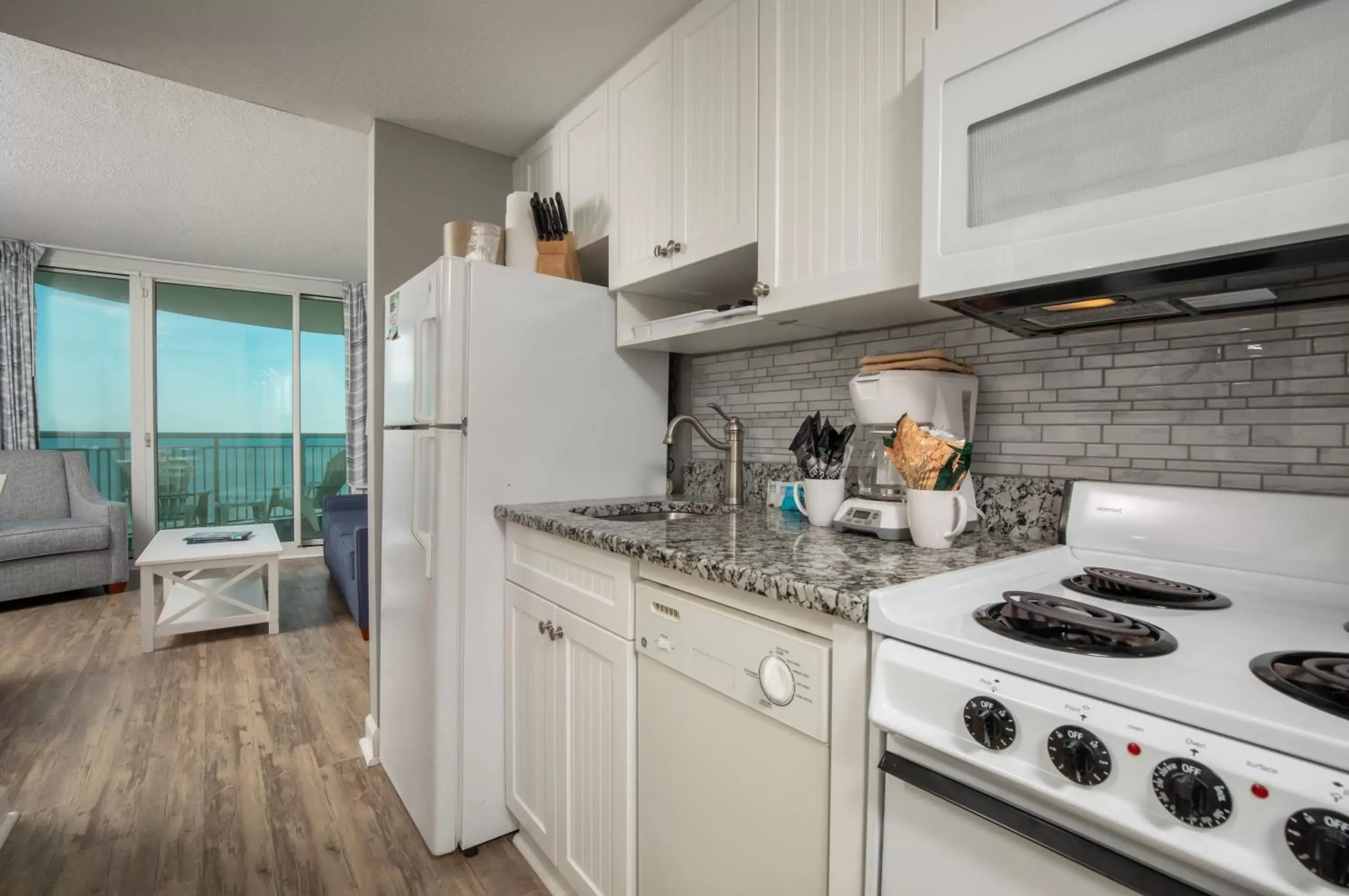 kitchen, Kitchen/Kitchenette in Avista Resort