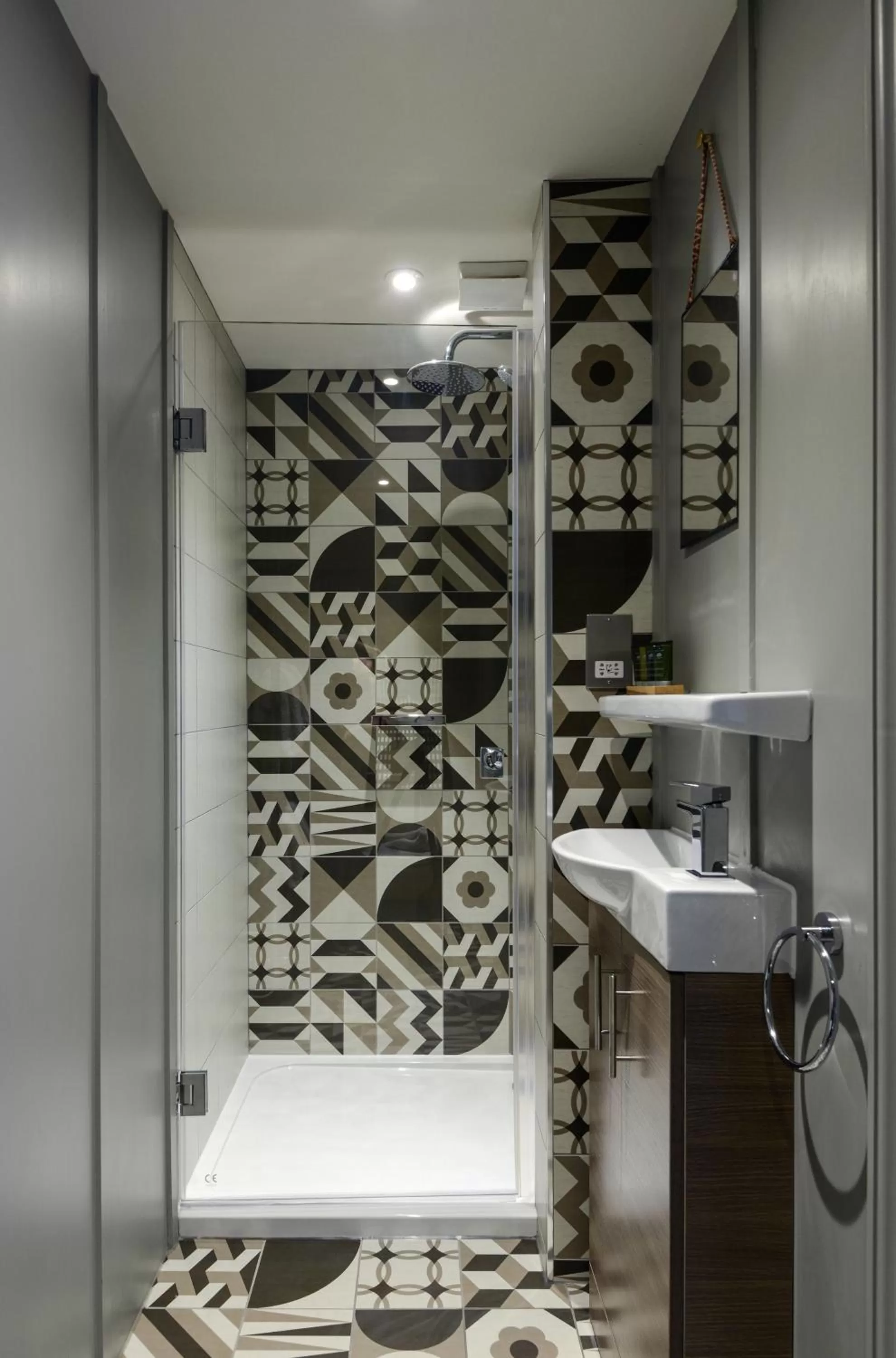 Shower in The Litton