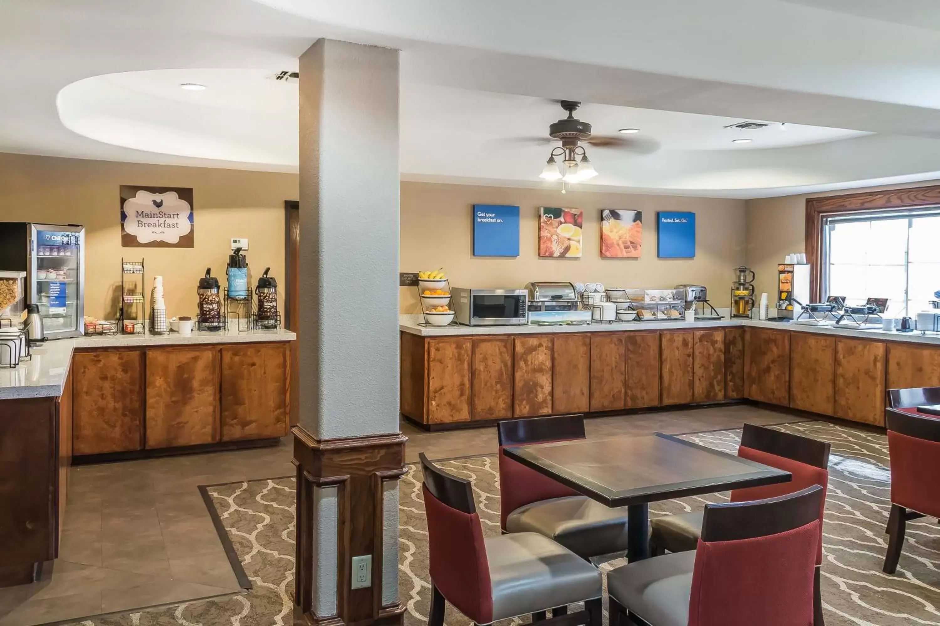 Buffet breakfast, Restaurant/Places to Eat in MainStay Suites Edinburg