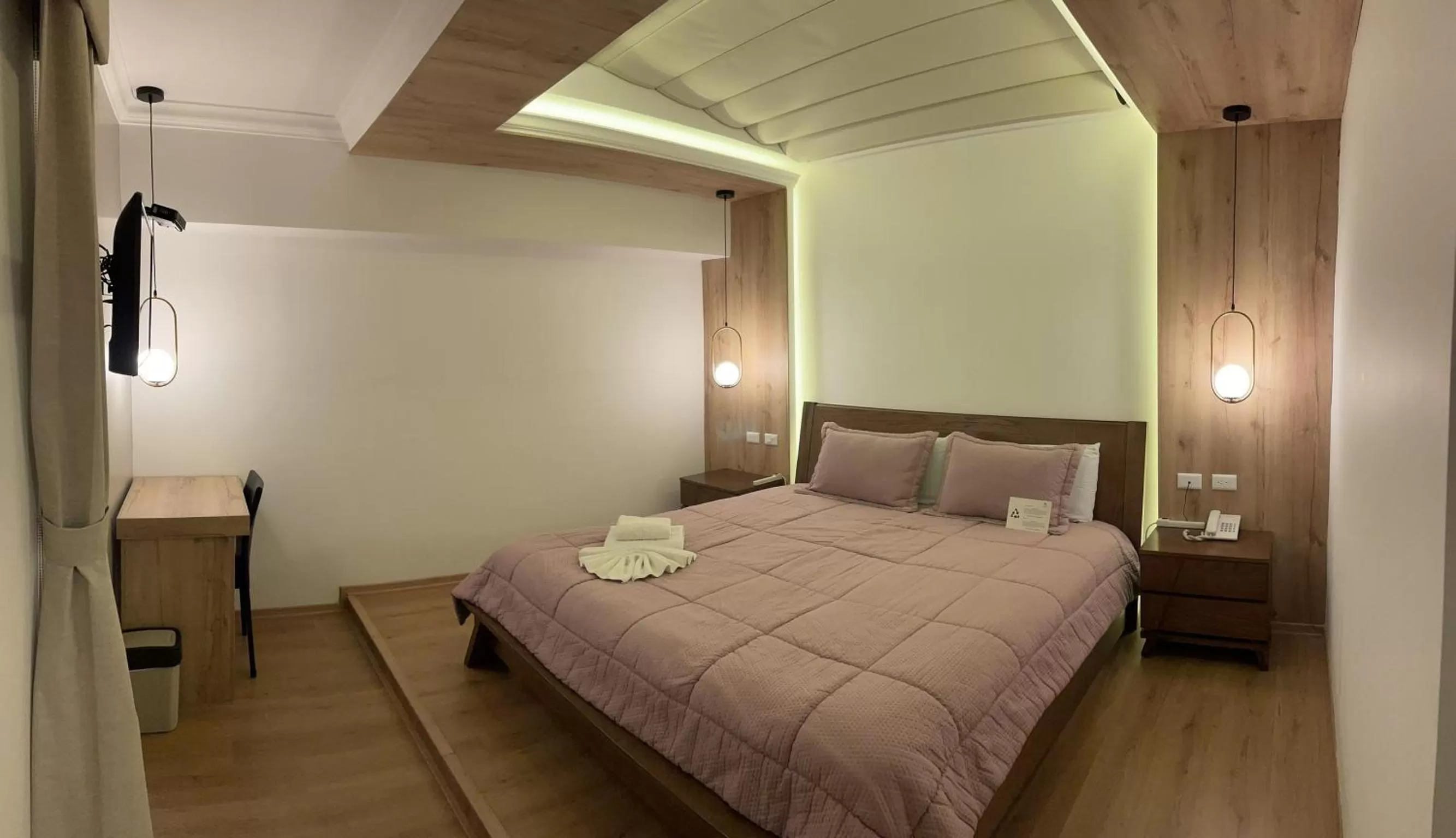 Photo of the whole room, Bed in Hotel Shalom