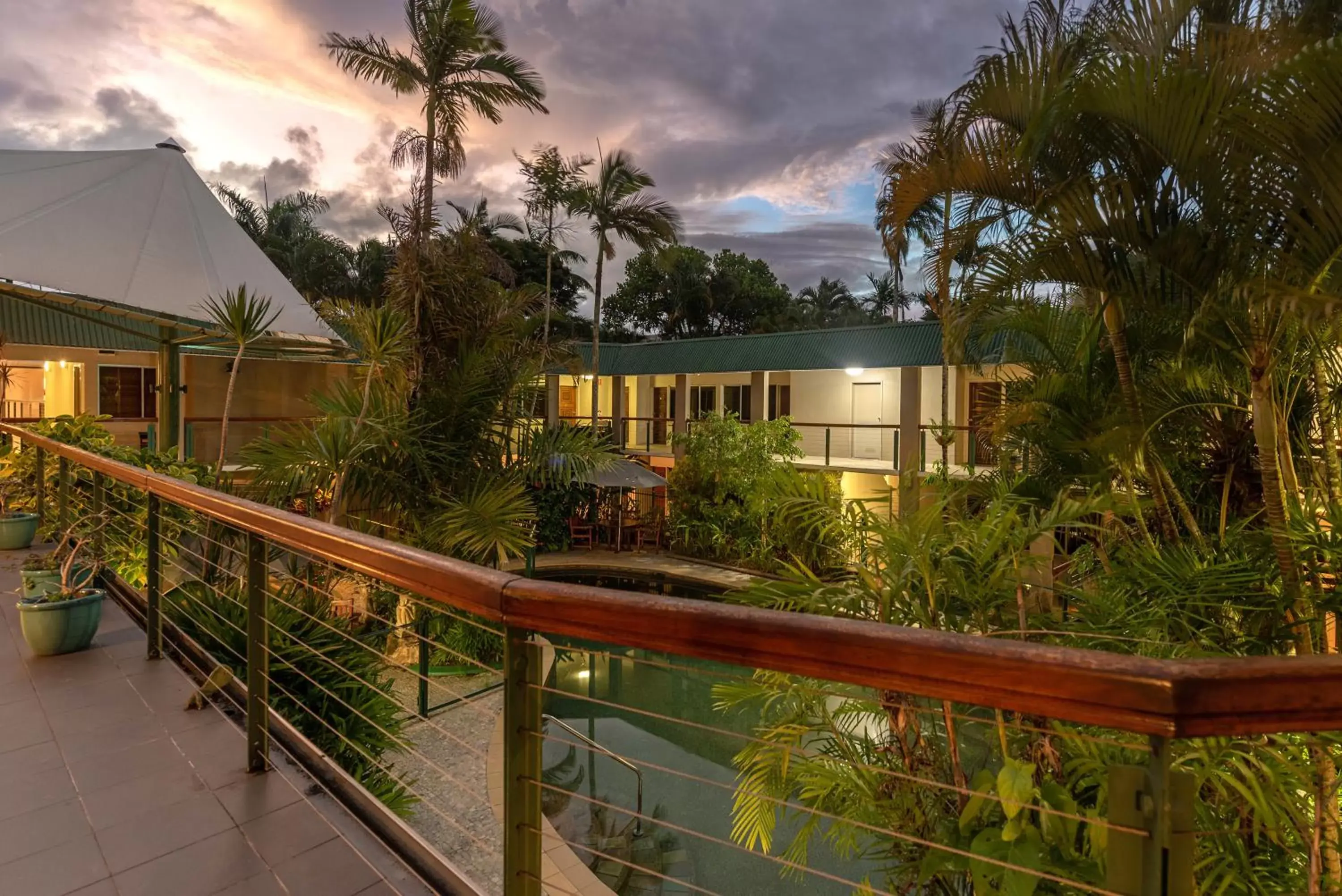 Garden in Bay Village Tropical Retreat & Apartments