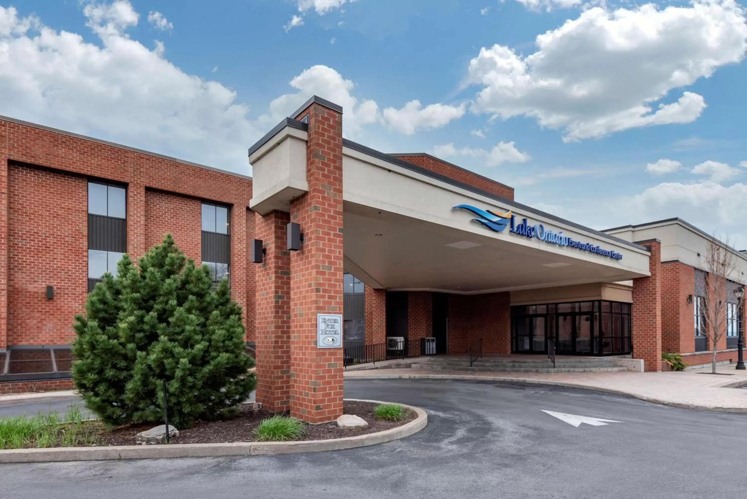 Property building in Best Western Plus Oswego Hotel and Conference Center Property building in Best Western Plus Oswego Hotel and Conference Center