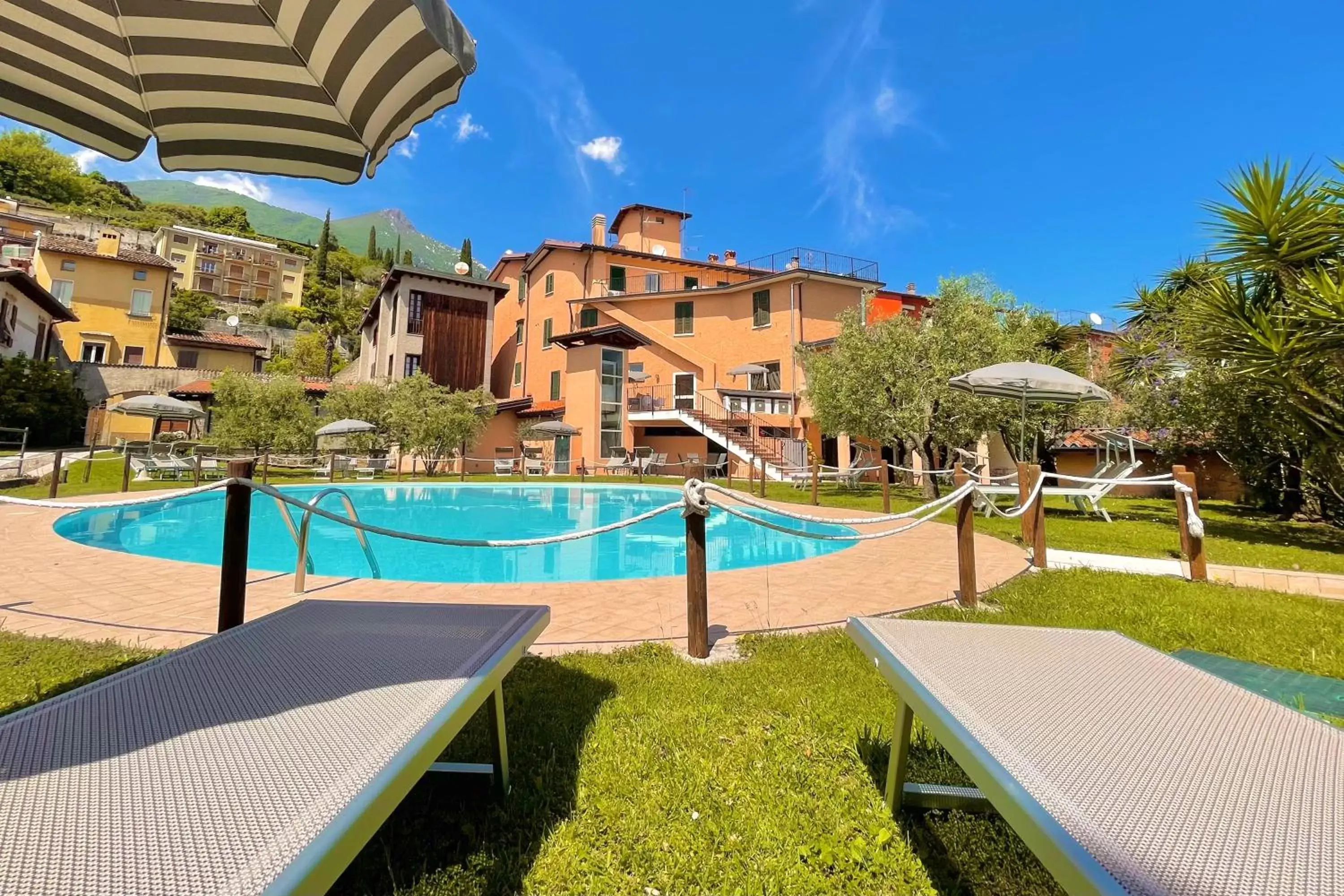 Swimming pool in Albergo Vittoria