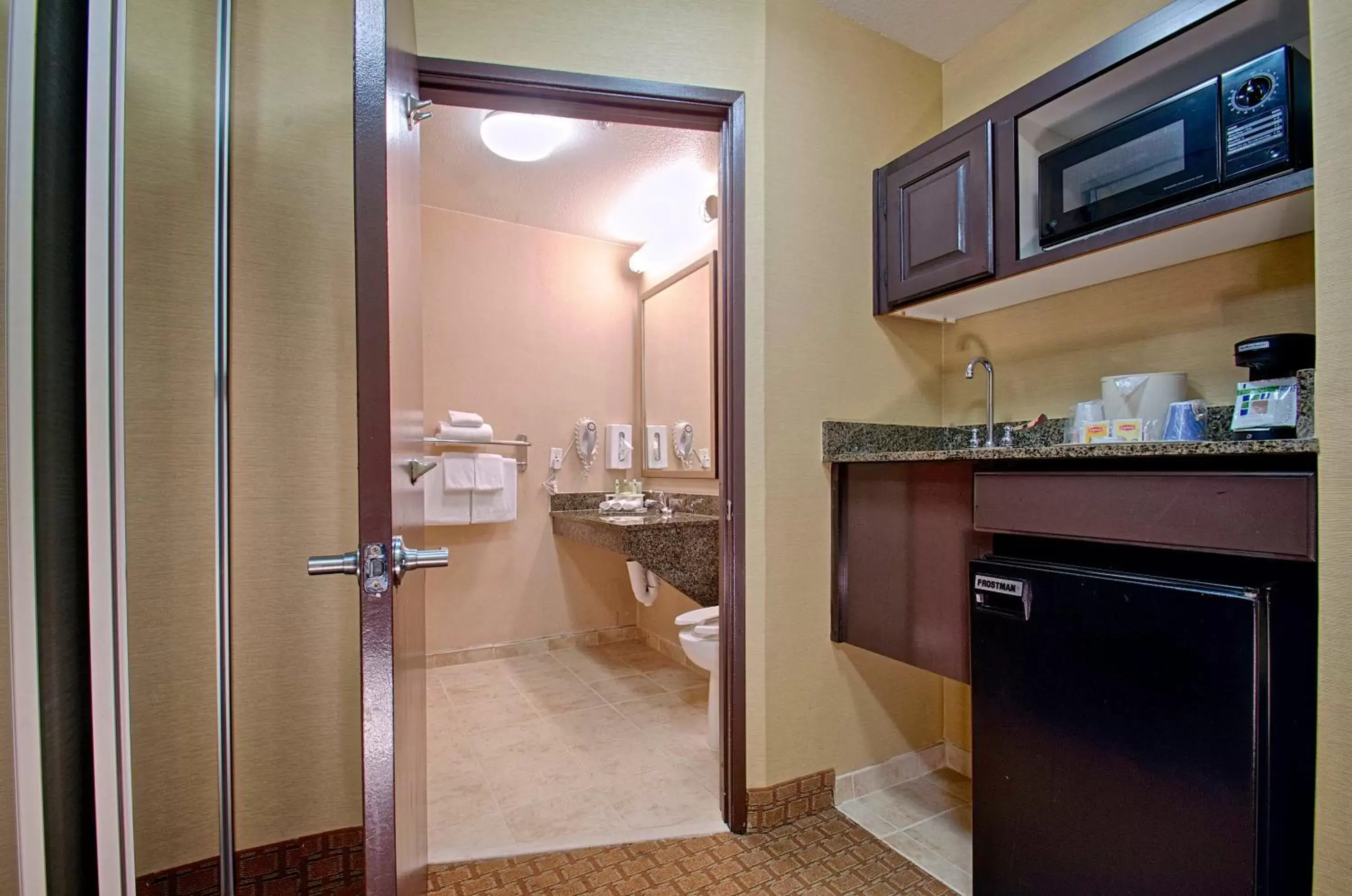 Photo of the whole room, Bathroom in Holiday Inn Express Costa Mesa, an IHG Hotel
