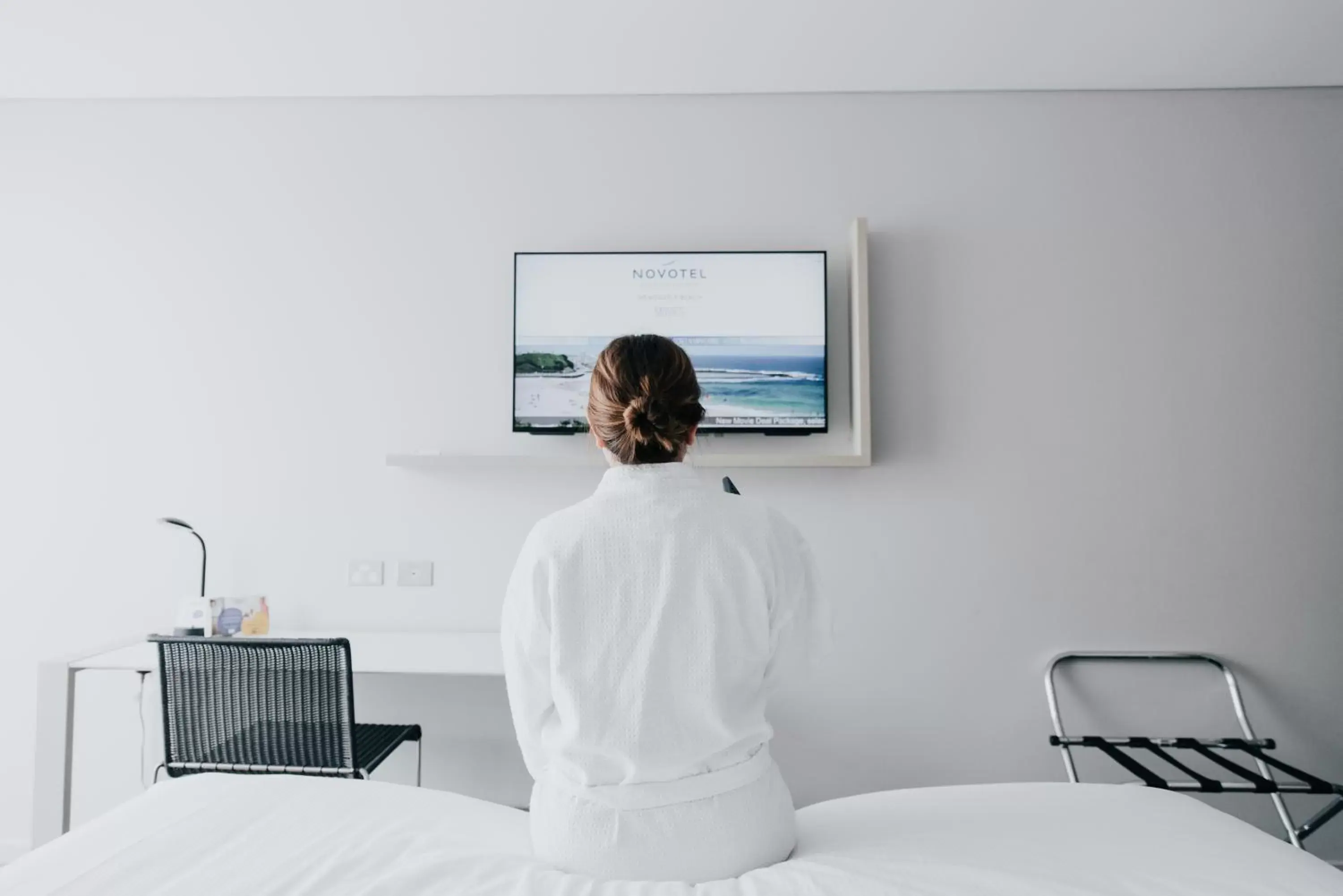 Bedroom in Novotel Newcastle Beach